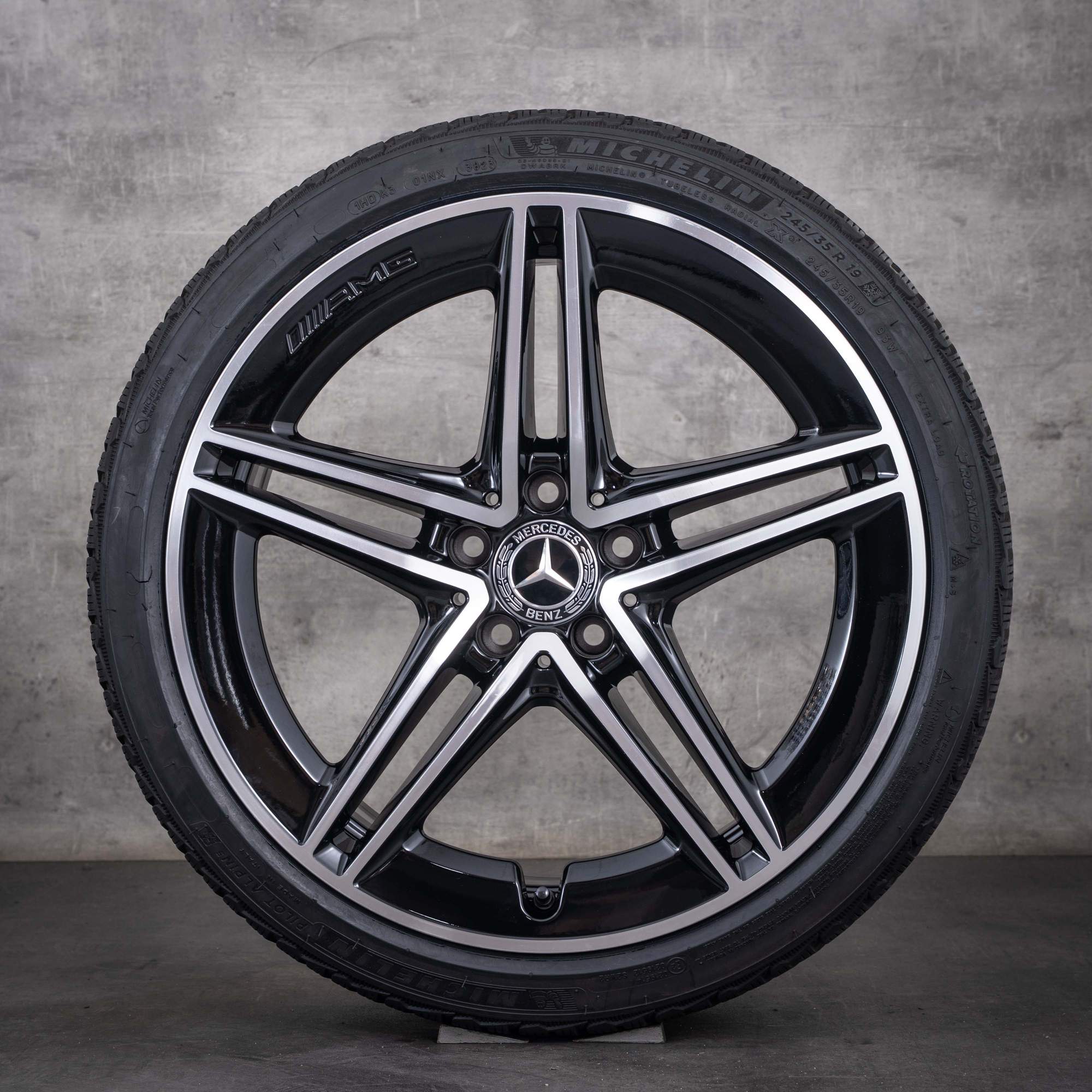 Originele Mercedes-Benz A-Klasse A 45 CLA 45 AMG winterbanden op velg 19 inch W177 X118 C118 velgen A1774012300 glanzend zwart