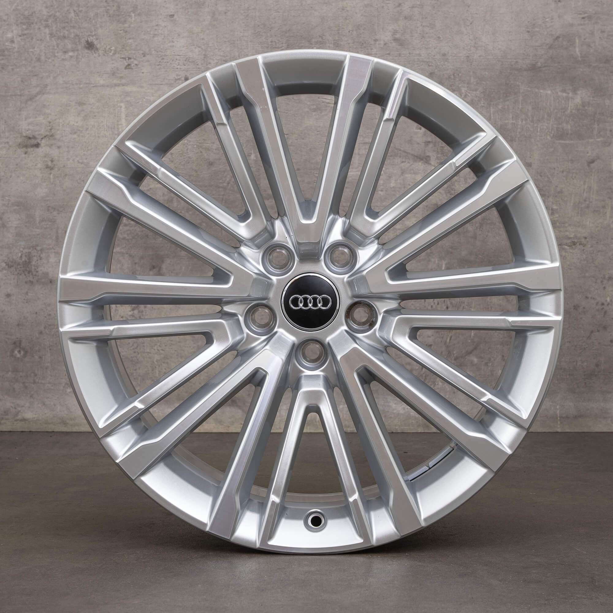 Original Audi A4 S4 Felgen 19 Zoll 8W B9 8W0601025BE silber glanzgedreht