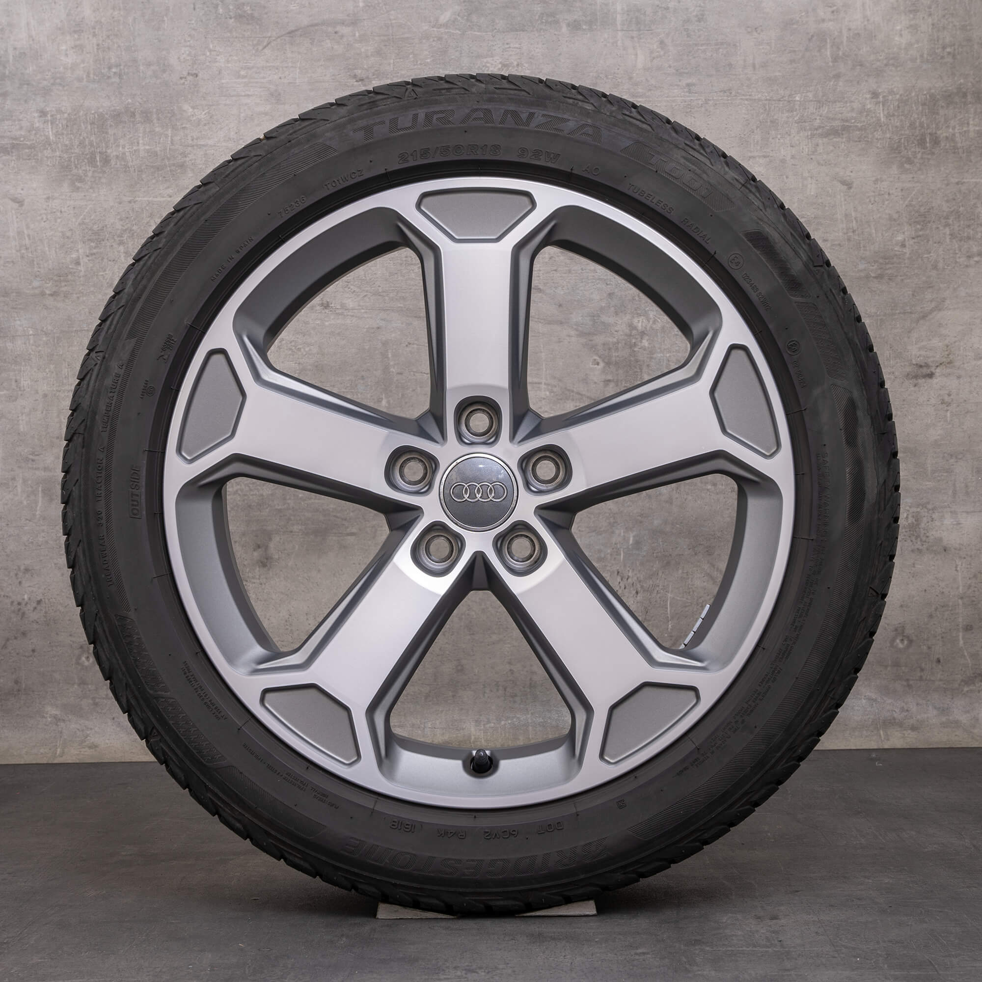 Original Audi Q2 Felgen 18 Zoll GA Sommerräder 81A601025AD anthrazit matt glanzgedreht