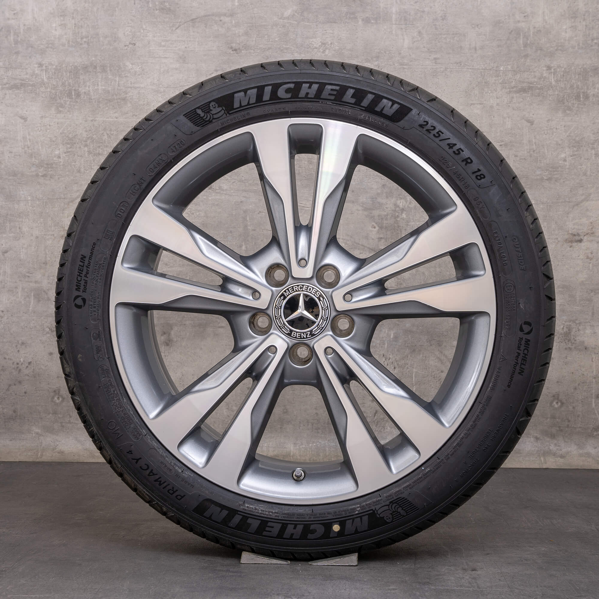 Originale Mercedes Benz C-Klasse hjul 18 tommer W205 S205 C205 A205 Sommerrder A2054012802 himalaya grey glossy turned