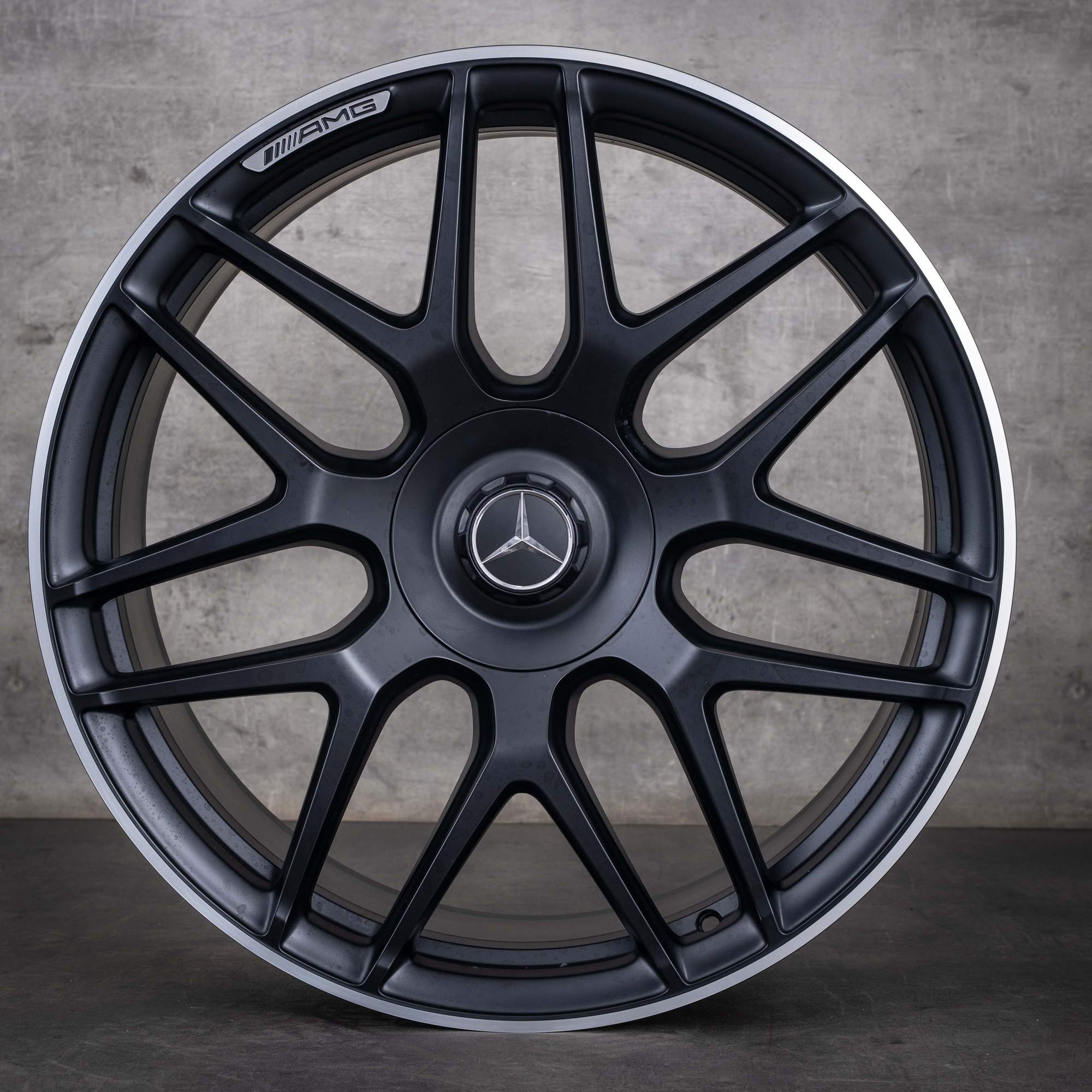 Oryginalne felgi Mercedes Benz Klasa G G63 AMG 22 cale W465 W463A koła letnie A4634012000 czarne matowe Polerowane