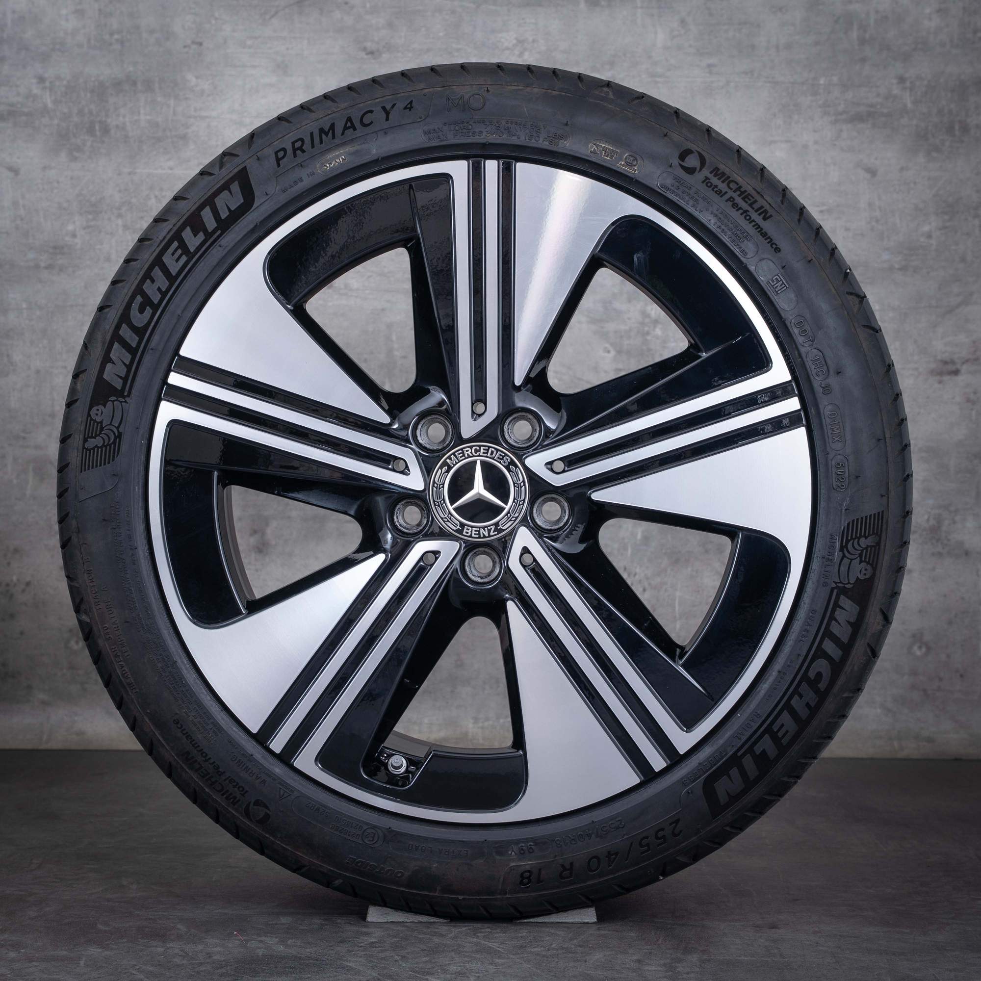 Alkuperäiset Mercedes Benz CLA talvirenkaat 18 tuuman C174 vanteet A1744010300 A1744010500 musta Kiillotettu