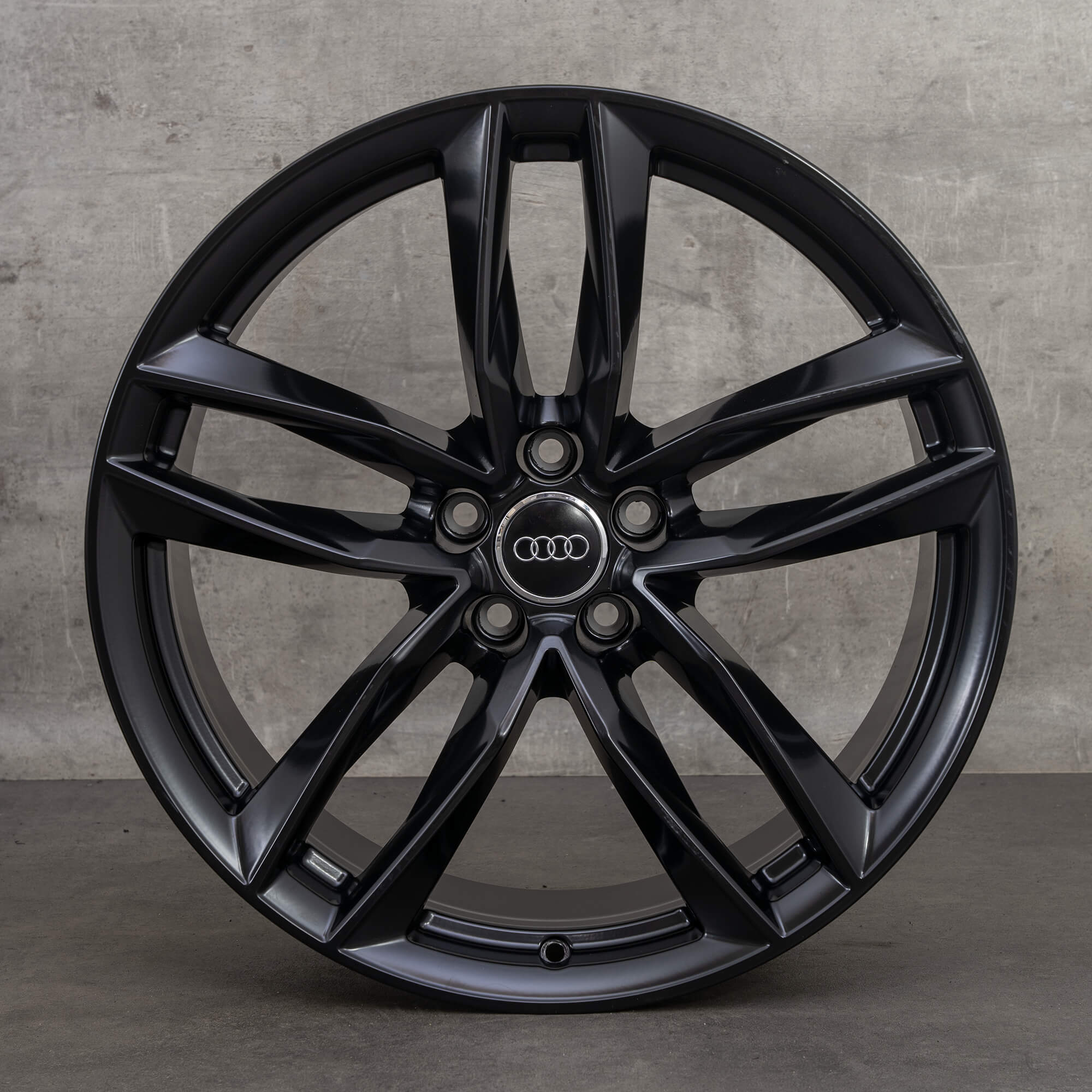 Audi A5 S5 B8 20 palcové ráfky S line 8T0601025DF hliníkové černé saténové