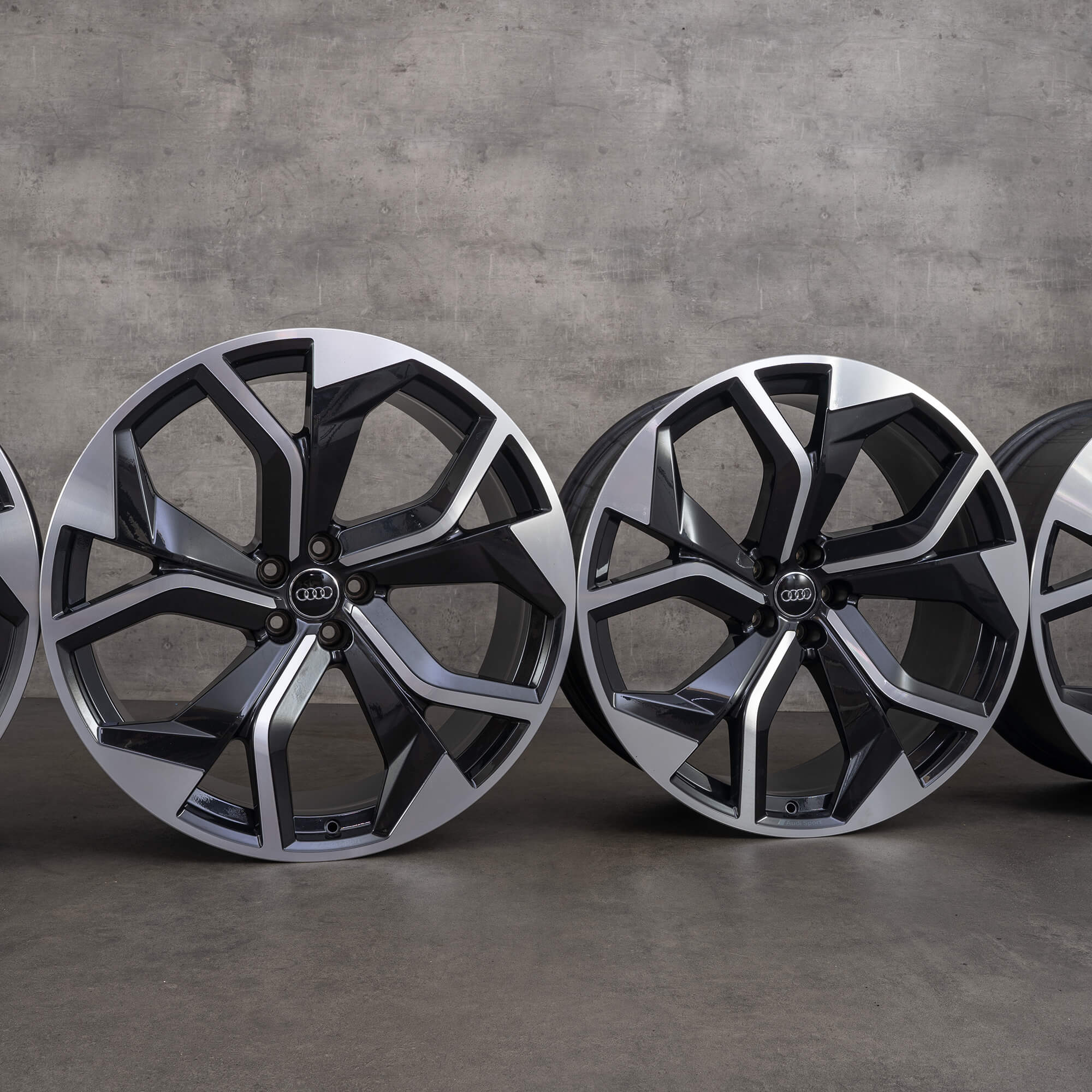 Audi Rings Rim Audi RS Q8 4M8 23 inch Rotor rims 10.5 x ET18 aluminum 4M8601025AP