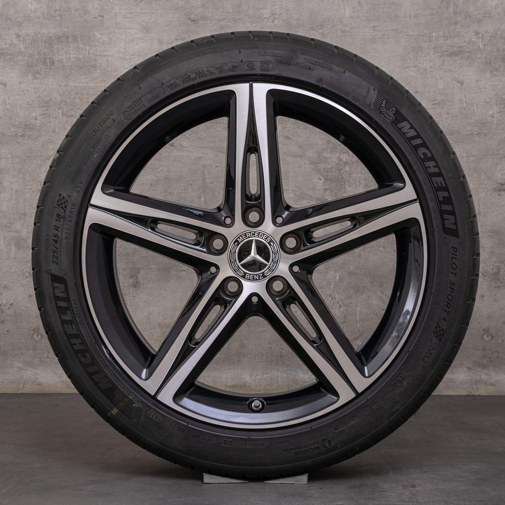 Originele Mercedes Benz A B-klasse CLA AMG velgen 18 inch W177 V177 W247 W118 X118 C118 zomerwielen A1774010700 zwart glanzend gedraaid