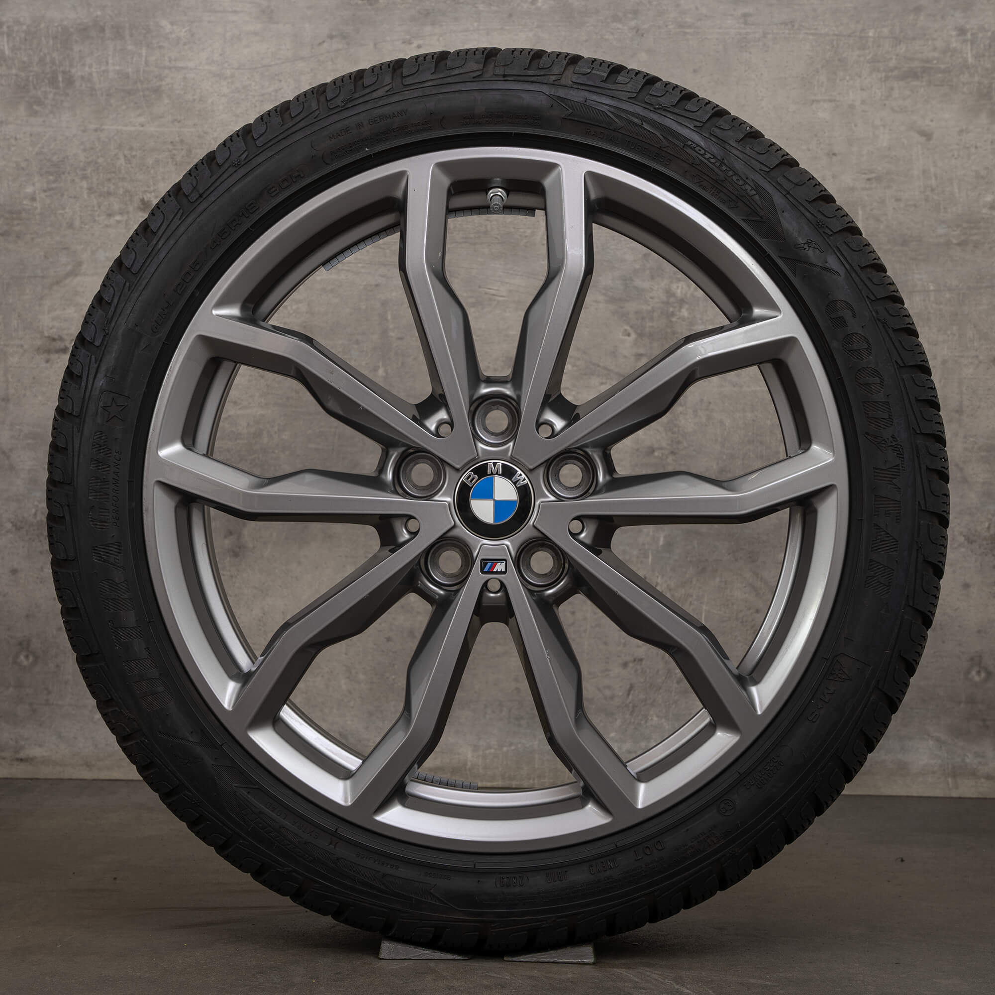 Originale BMW X1 X2 vinterhjul 18 tommer F48 F39 felger styling 771 M 6877550 jerngrå