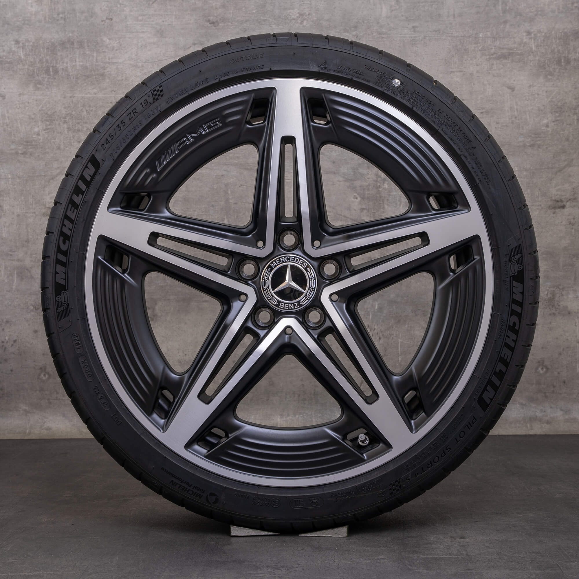 Original Mercedes Benz CLA 35 AMG Felgen 19 Zoll Shooting Brake X118 Sommerräder A1184010600 schwarz matt glanzgedreht