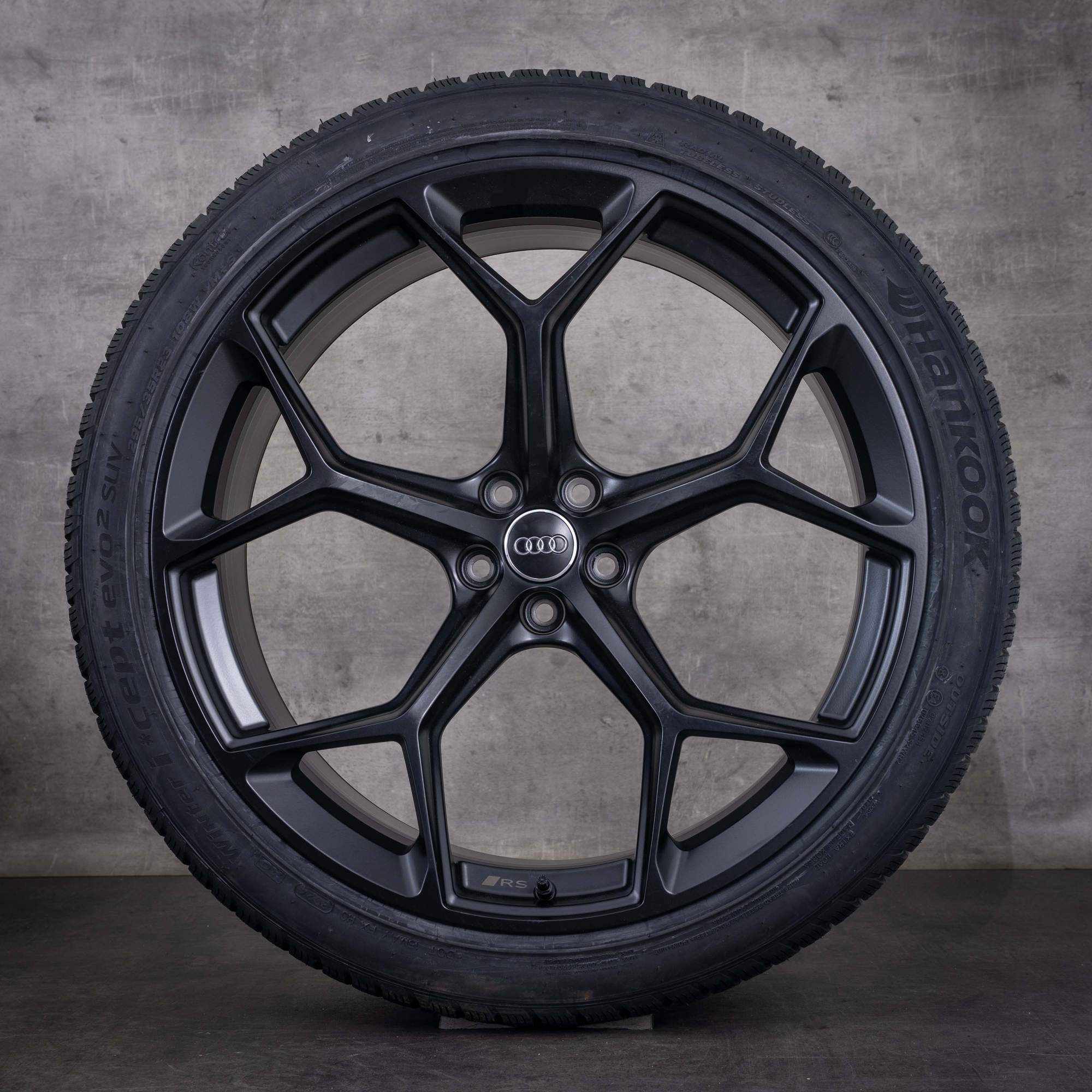 Original Audi RSQ8 Winterräder 23 Zoll 4M8 Felgen Performance 4M8601025CM schwarz matt