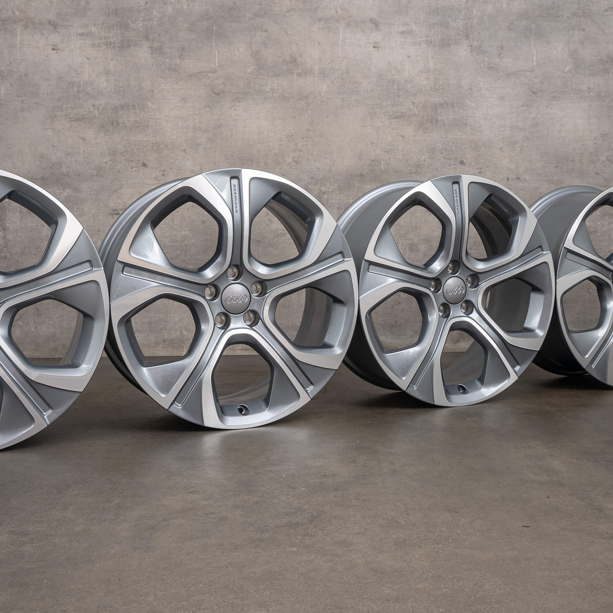 Audi 18 inch velgen A1 8X aluminium 8X0071498 7,5 x ET 39,5 NIEUW
