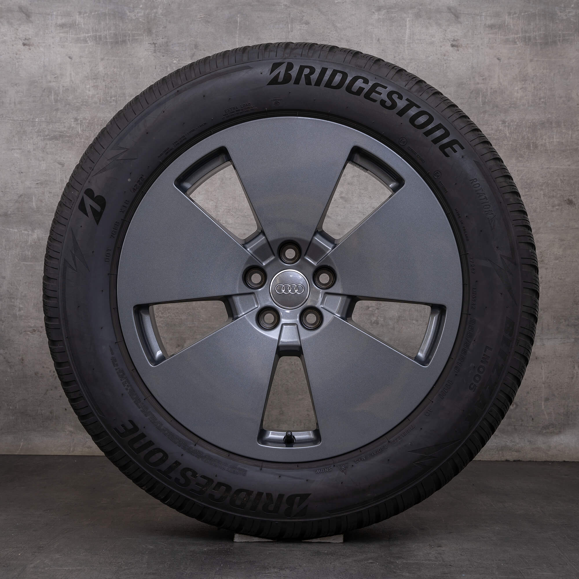 Alkuperäiset Audi Q8 e-tron talvirenkaat 19 tuuman 4KE GE vanteet Aero 4KE601025L musta kiiltäväpintainen