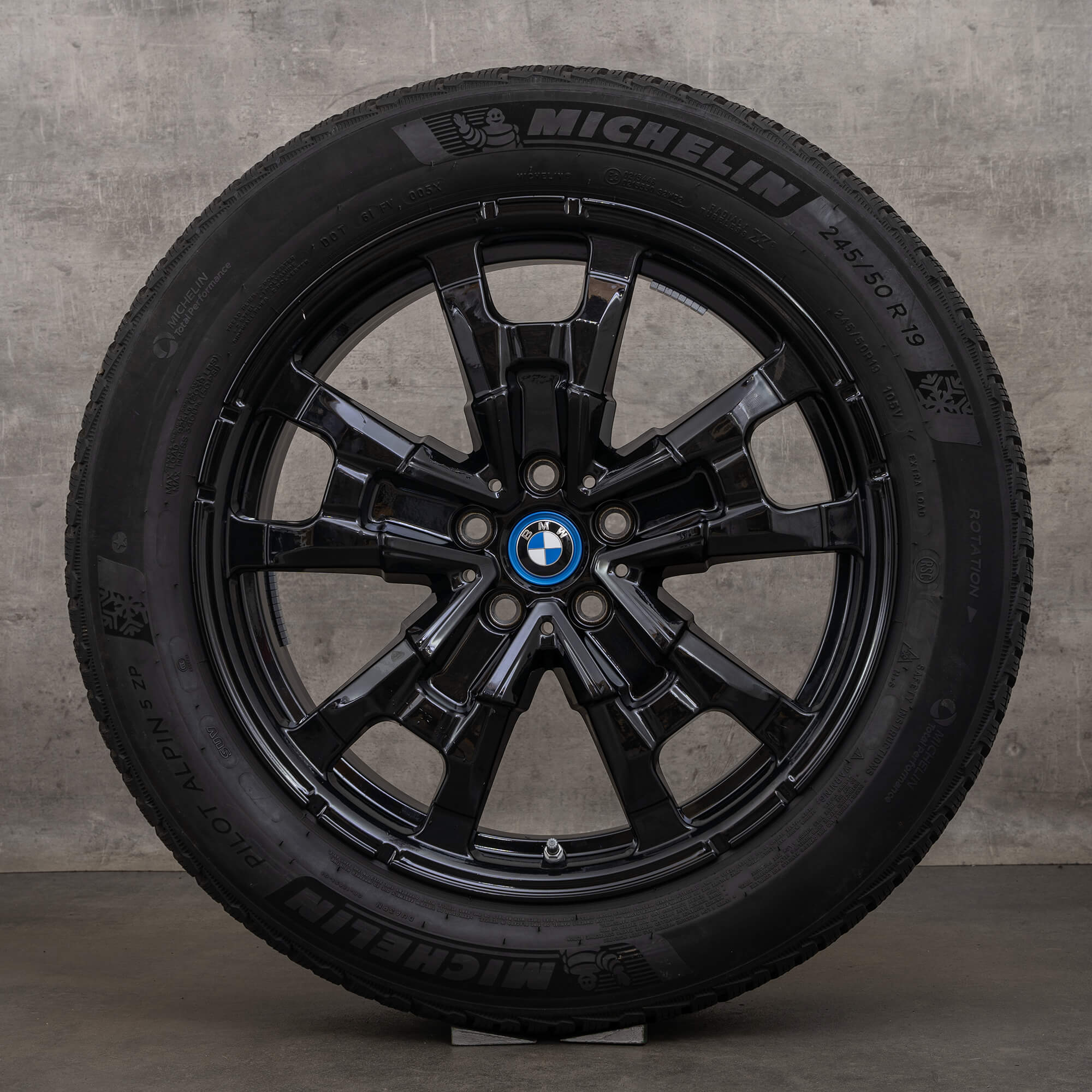 Originale BMW iX3 vinterhjul 19 tommer G08 felger 6895627 Styling 842 jet black