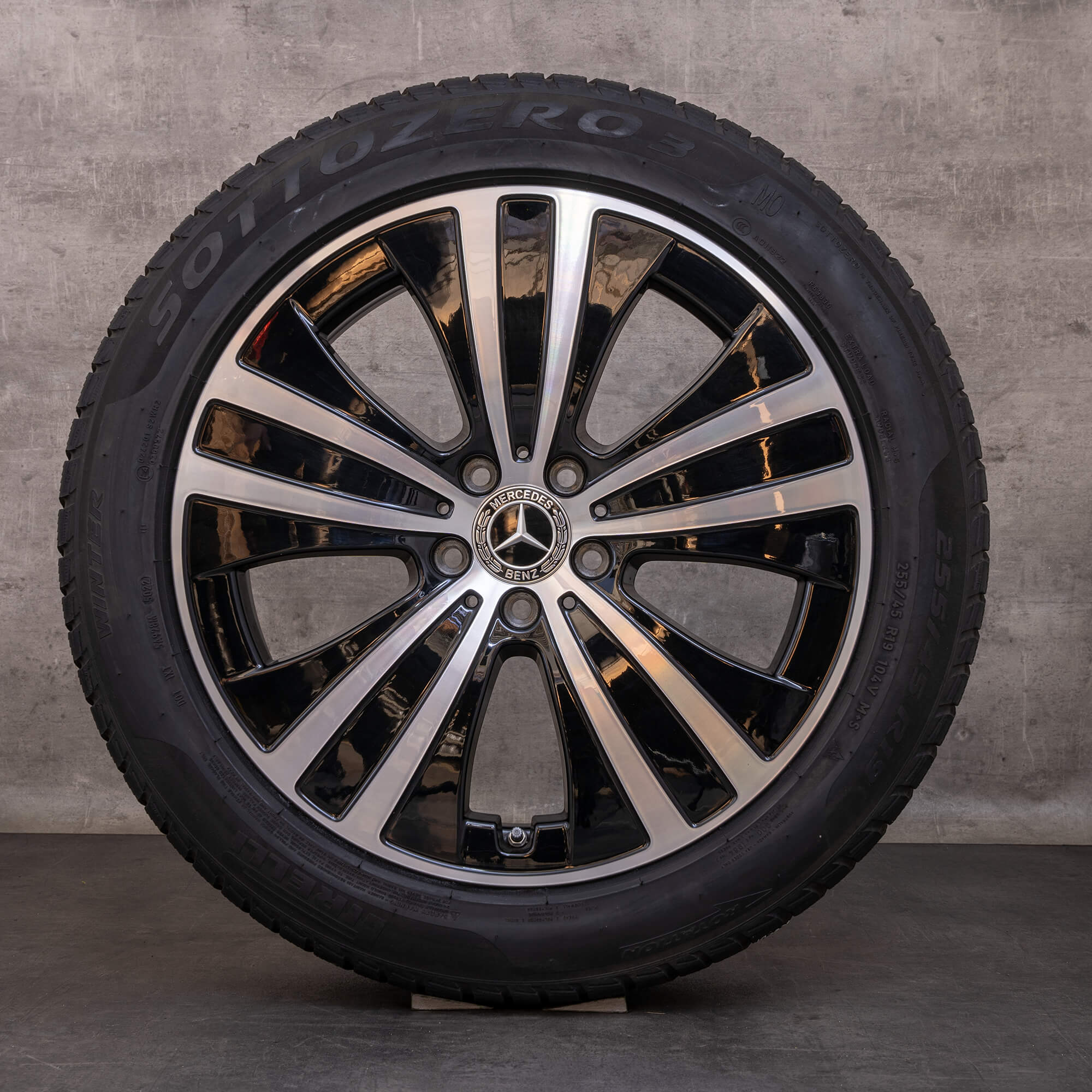 Alkuperäiset Mercedes Benz EQE talvirenkaat 19 tuuman V295 vanteet A2954011200 musta kiillotettu