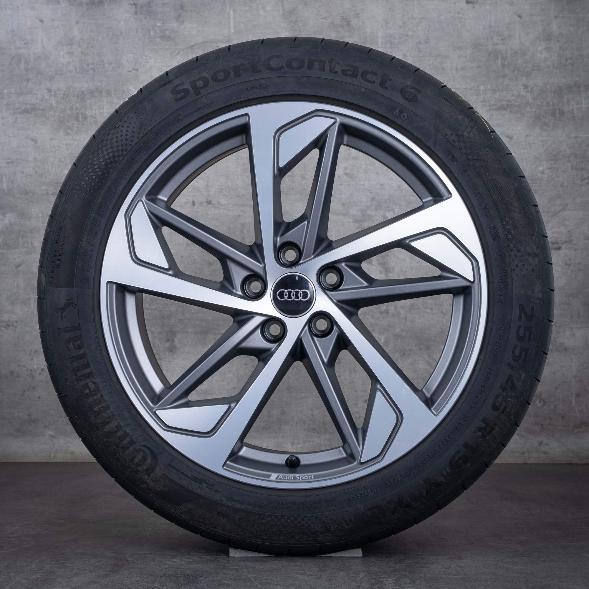 Alkuperäiset Audi Q3 vanteet 19 tuuman F3 kesäpyörät 83A601025 Trapezoid titan matti-kiillotettu
