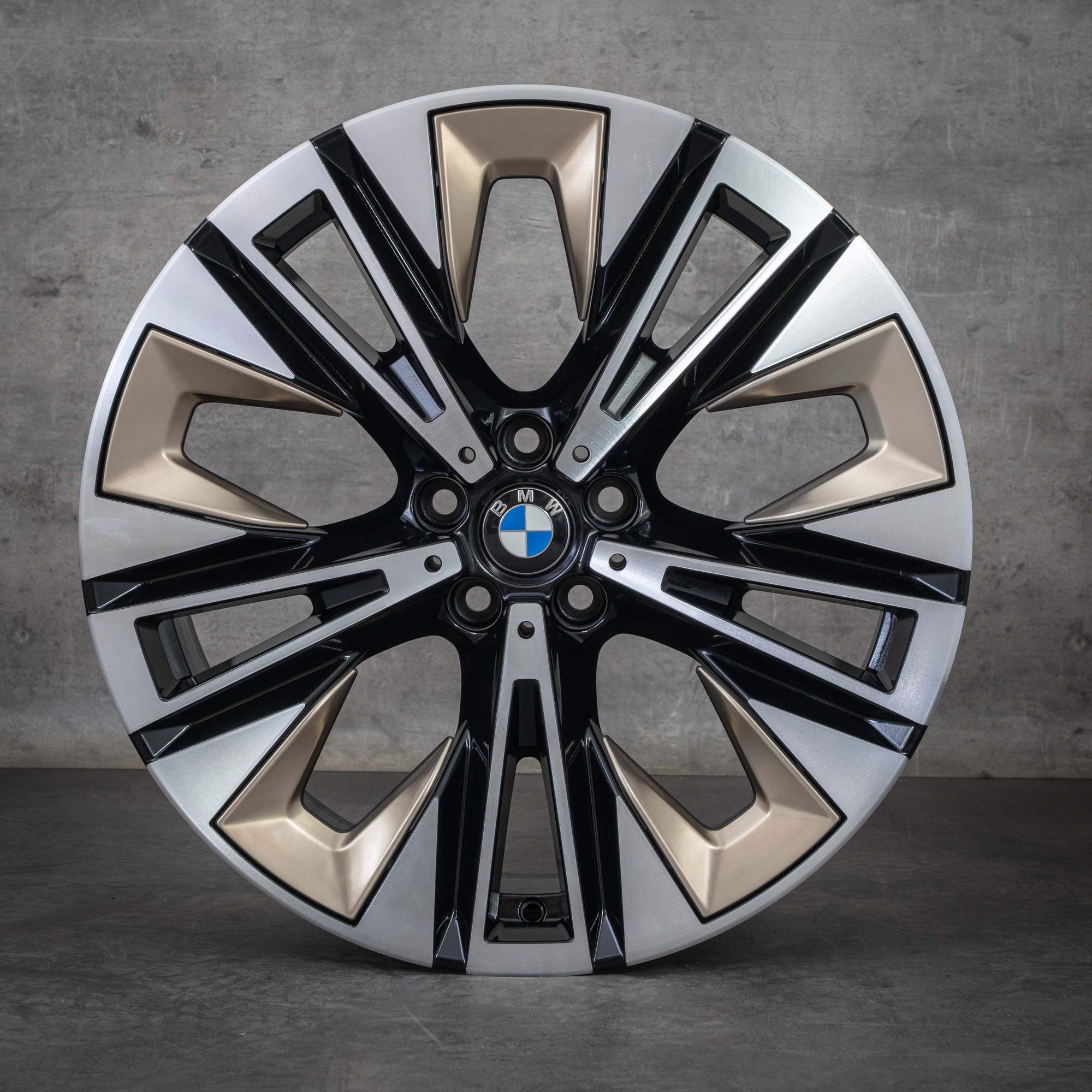 Oryginalne felgi BMW serii 5 i5 20 cali G60 G61 Styling 937 5A324E4 5A324E5 czarne złoto polerowane