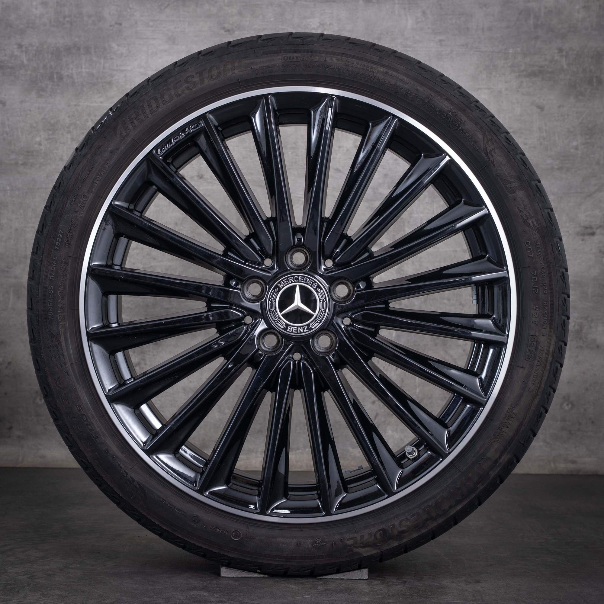 Jante originale Mercedes-Benz Clasa A B Klasse CLA AMG 19 inci anvelope de iarnă W177 W247 C118 X118 A1774014200 negre diamantate
