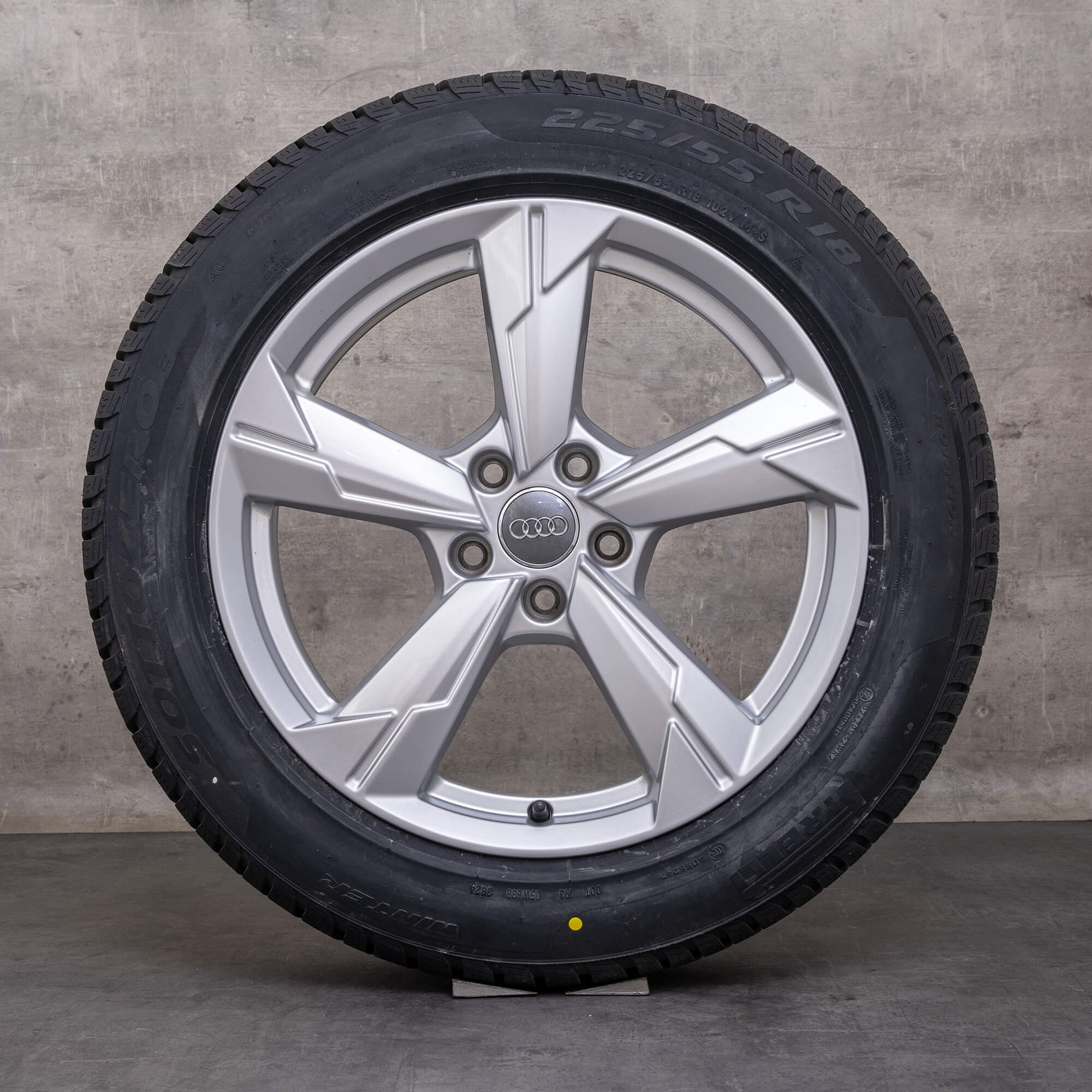 Original Audi A6 jante de iarnă 18 inch 4K C8 Rotor 4K0601025D argintiu