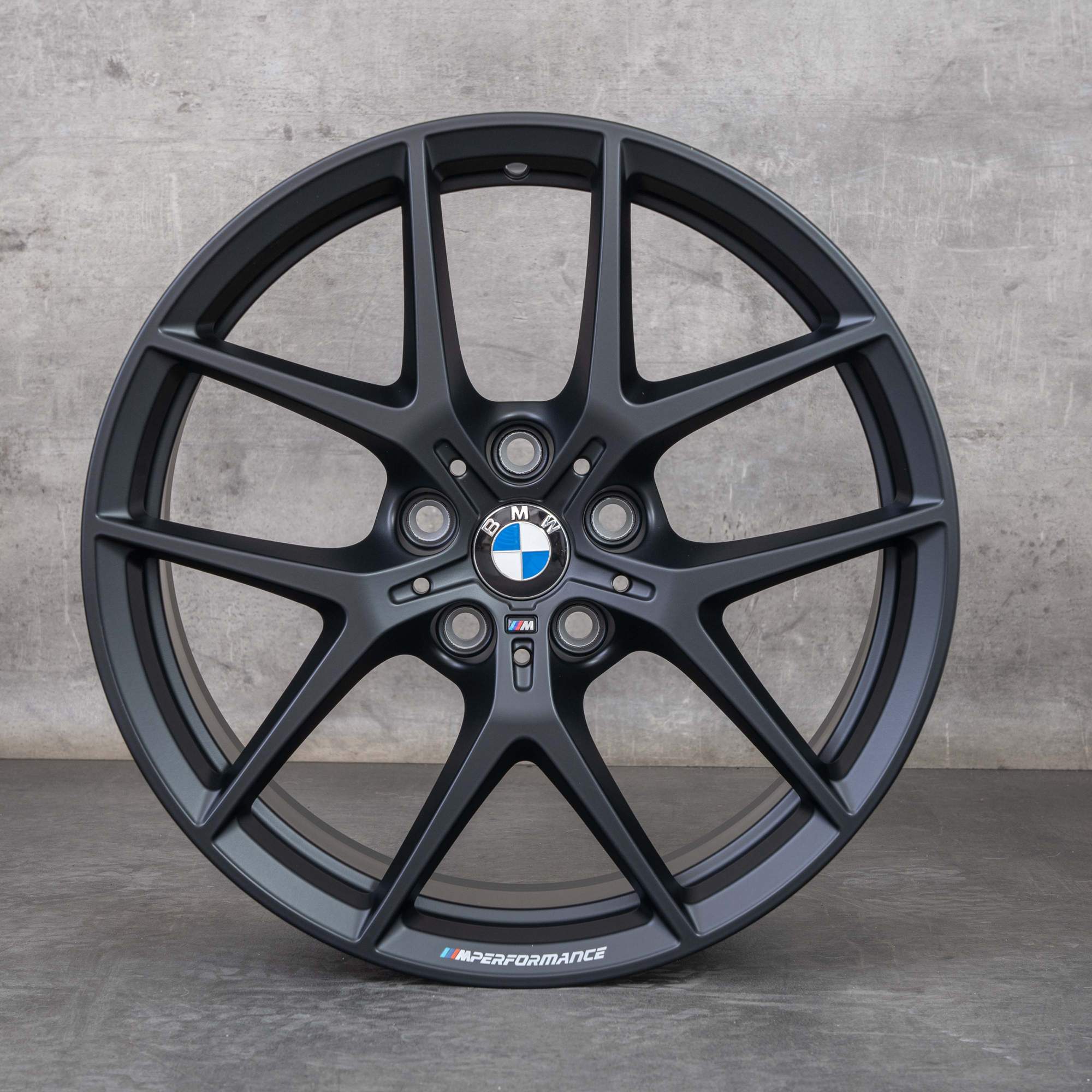 Oryginał BMW Seria 1 2 koła 18 cali F40 F44 Gran Coupe letnie stylizacja 554 M 8092354 czarny mat
