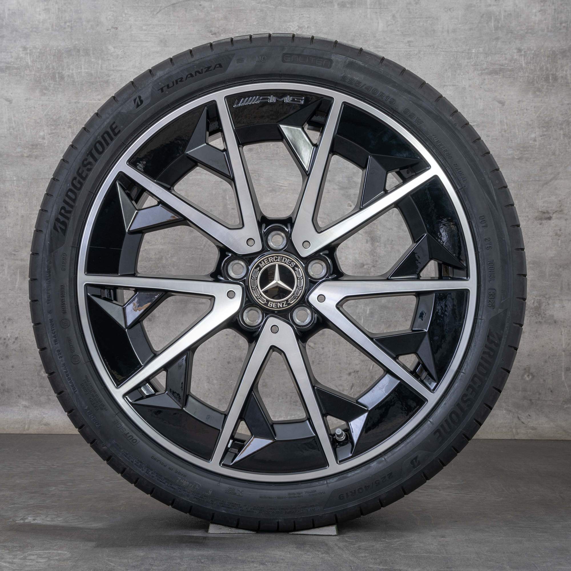 Original Mercedes Benz CLA EQ AMG Felgen 19 Zoll C174 Sommerräder A1744011400 A1744011500 schwarz glanzgedreht NEU