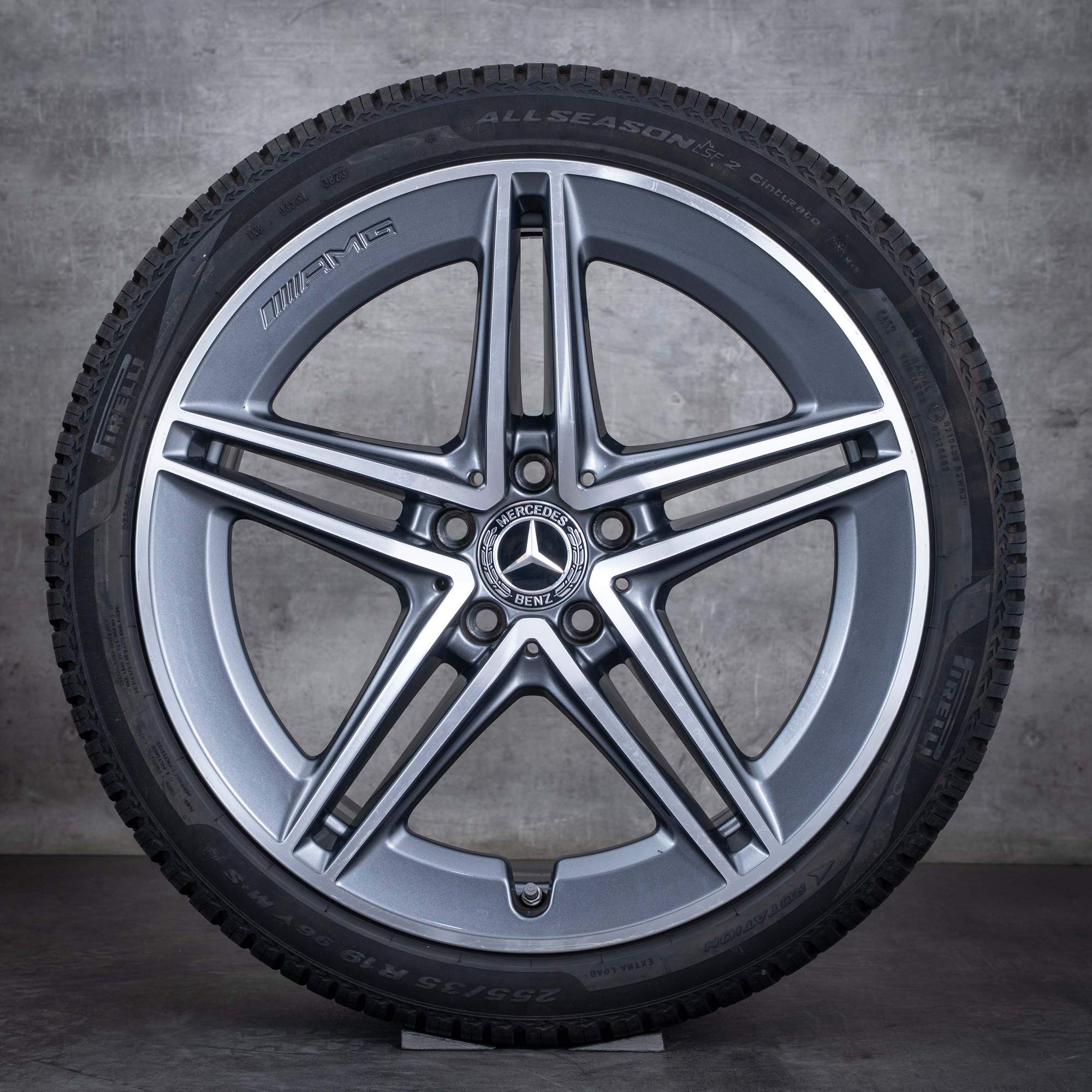 Alkuperäiset Mercedes Benz CLA vanteet 19 tuuman AMG 45 C118 X118 all-weather A1774012200 himalaya grey kiillotettu