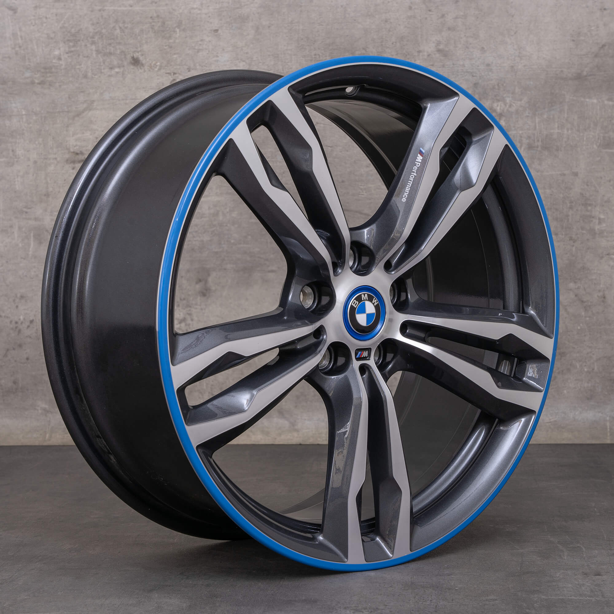 Original BMW X1 X2 Rueda 19 pulgadas F48 F39 Styling 572 M Performance bicolor orbitgrey llanta azul brillante torneado