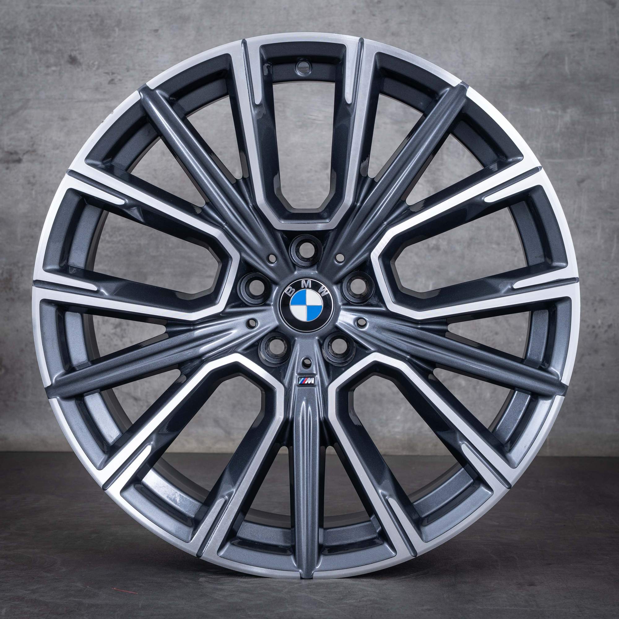 Oryginalał BMW Seria 6 7 Felgi 20 cali G32 G11 G12 Styling 817 M 8090096 8090097 orbit szary połysk toczone