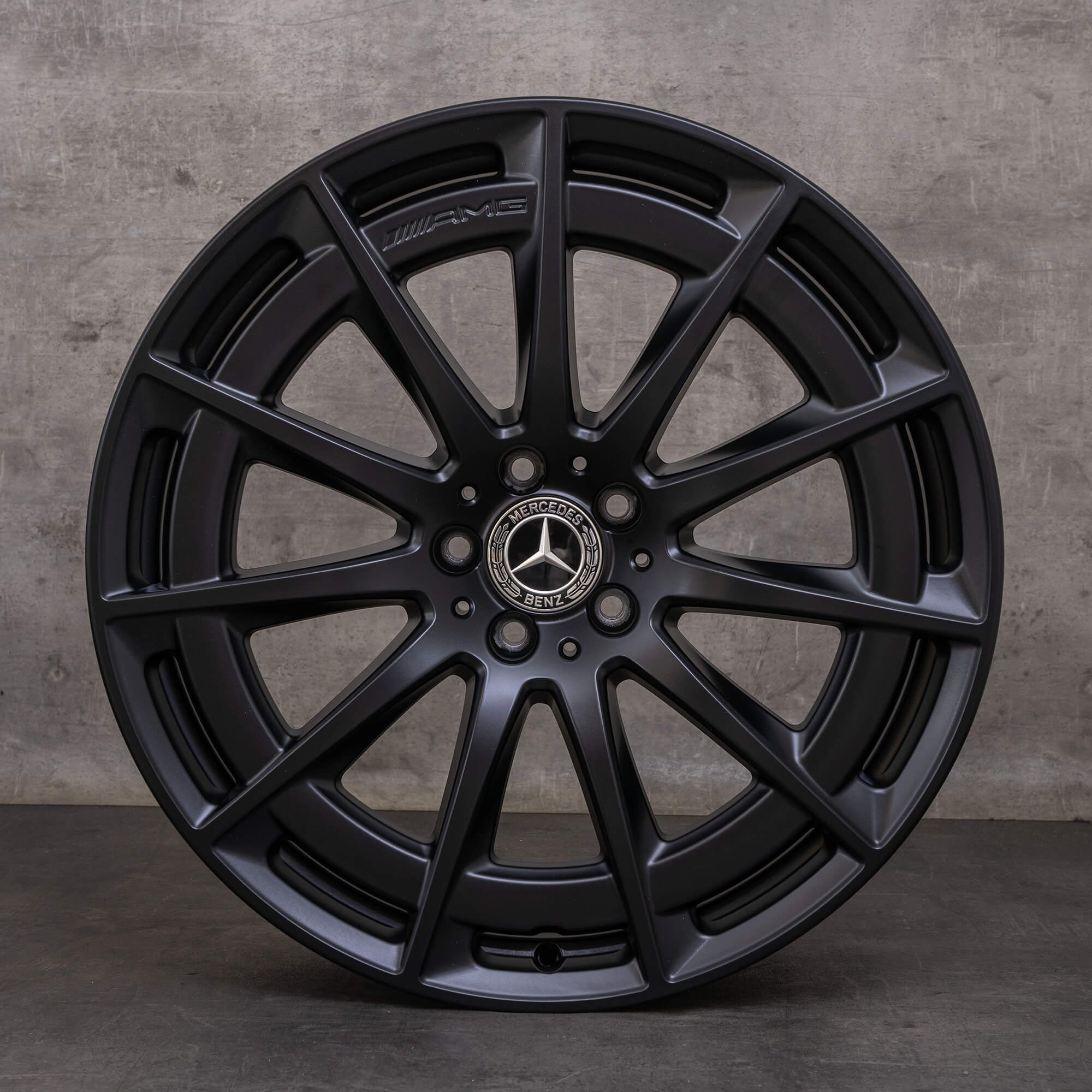 Original zimní pneu s disky Mercedes Benz EQS & 53 AMG 21" 4Matic V297 ráfky na auto A2974011400 černá matná