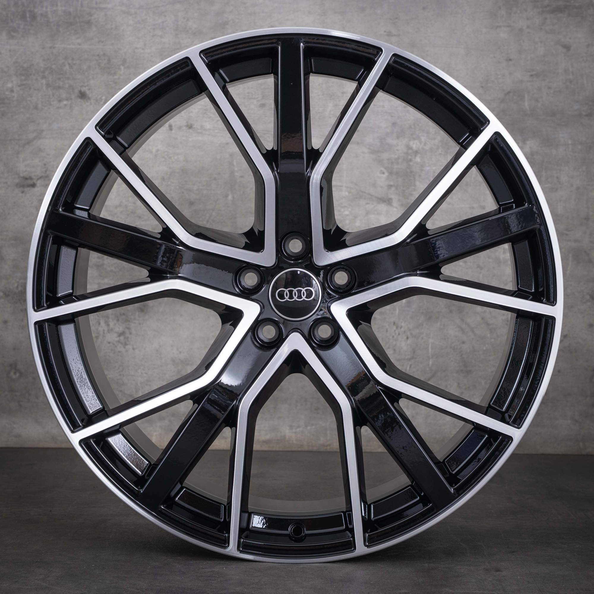 Oryginalne felgi Audi Q7 SQ7 22 cale 4M Performance 4M0601025DP czarne polerowane NOWOŚĆ