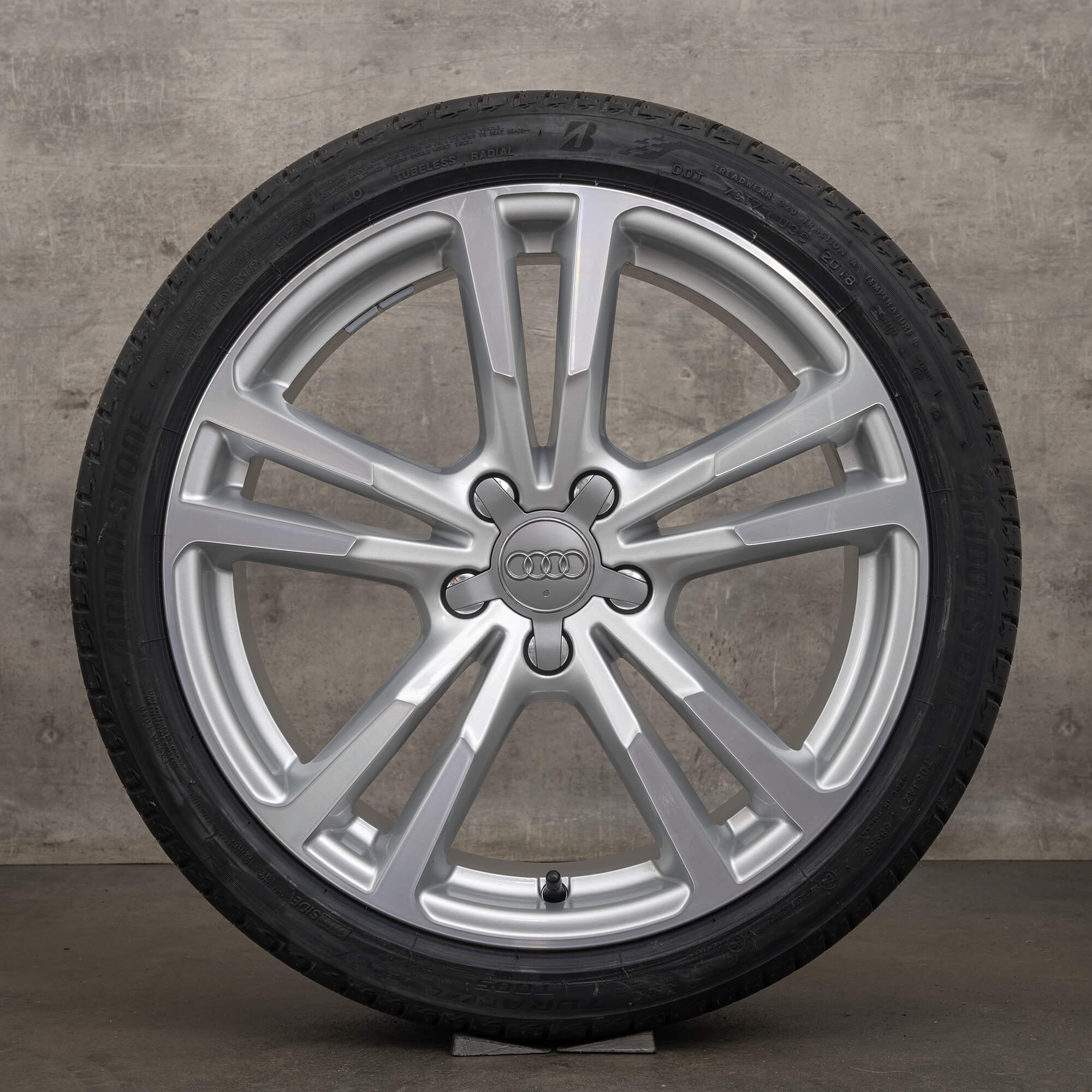 Jantes Audi A3 S3 genuínas de verão 8V 8Y 18 polegadas 8V0601025BC prateadas polidas novas