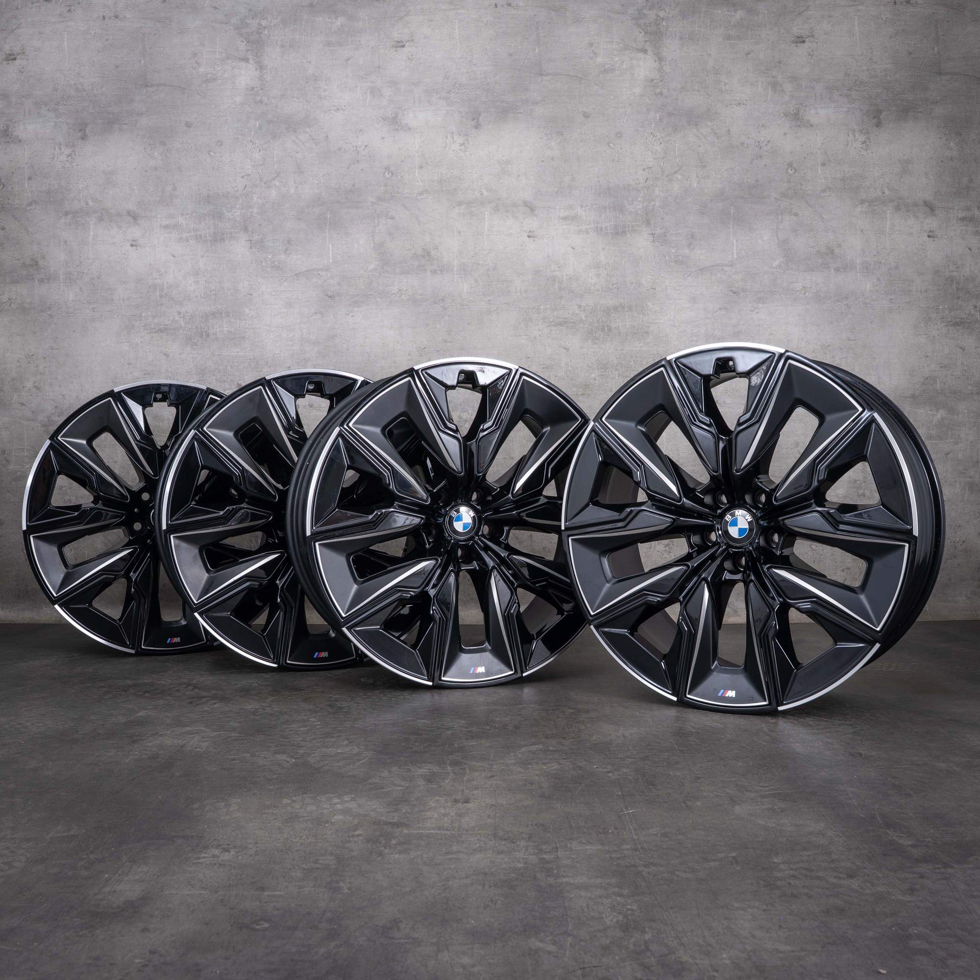 Oryginalne felgi BMW serii 7 i7 X3 21 cali G70 G45 Styling 909 M 5A19DF4 5A19DF5 jet black Polerowane