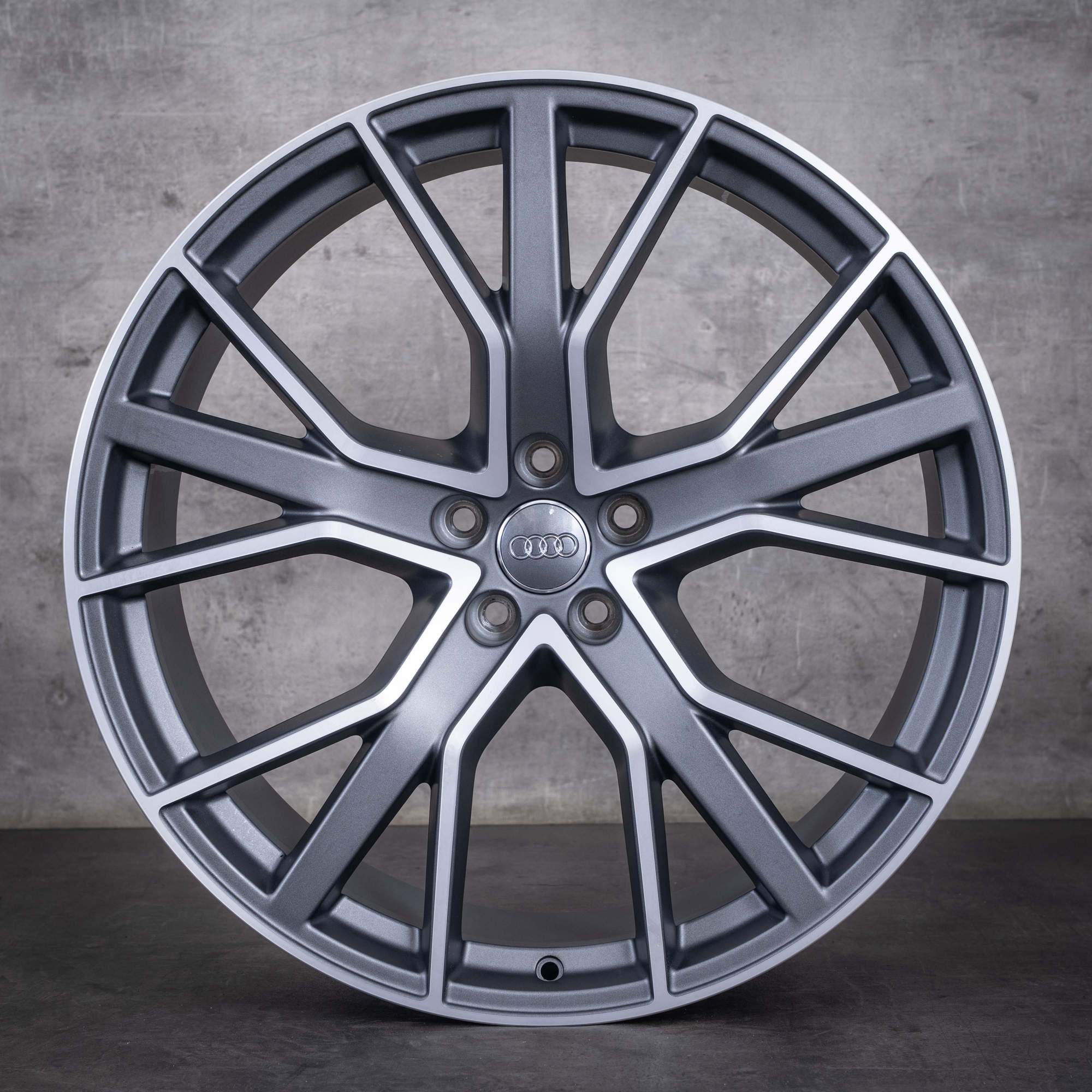 Original Audi Q7 SQ7 Felgen 22 Zoll 4M 4M0601025AG titan matt front glanzgedreht