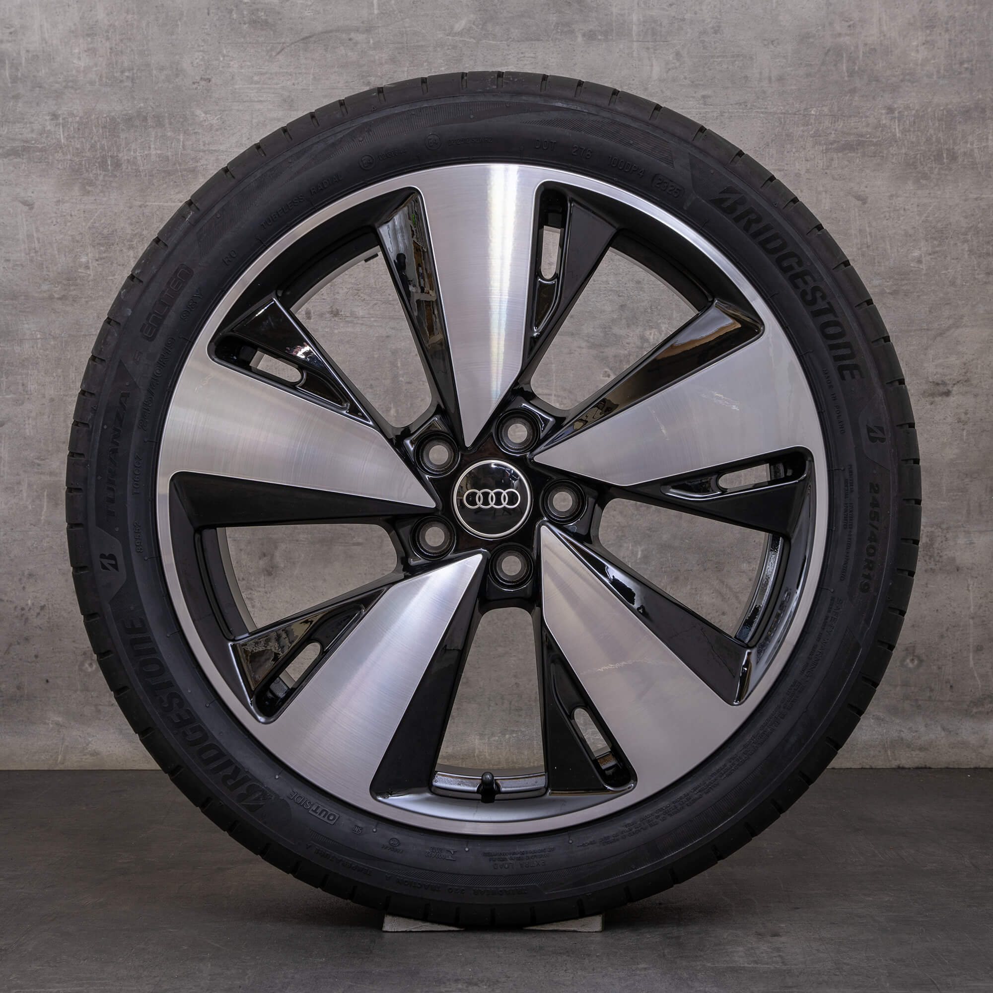 Oryginał Audi A5 S5 koła zimowe 19 cali felgi B10 8B3601025AR czarne polerowane toczone NOWOŚĆ