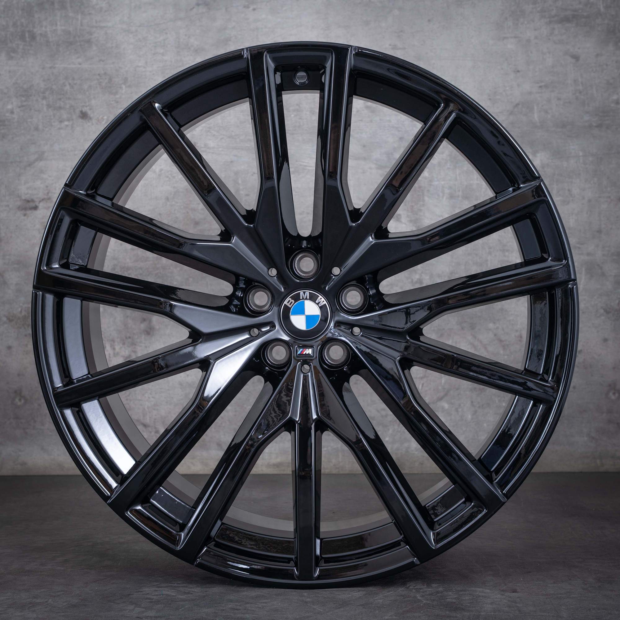 Oryginał BMW X5 X6 koła 22 cale G05 G06 letnie 742 M 8090013 8090014 czarny błyszczący