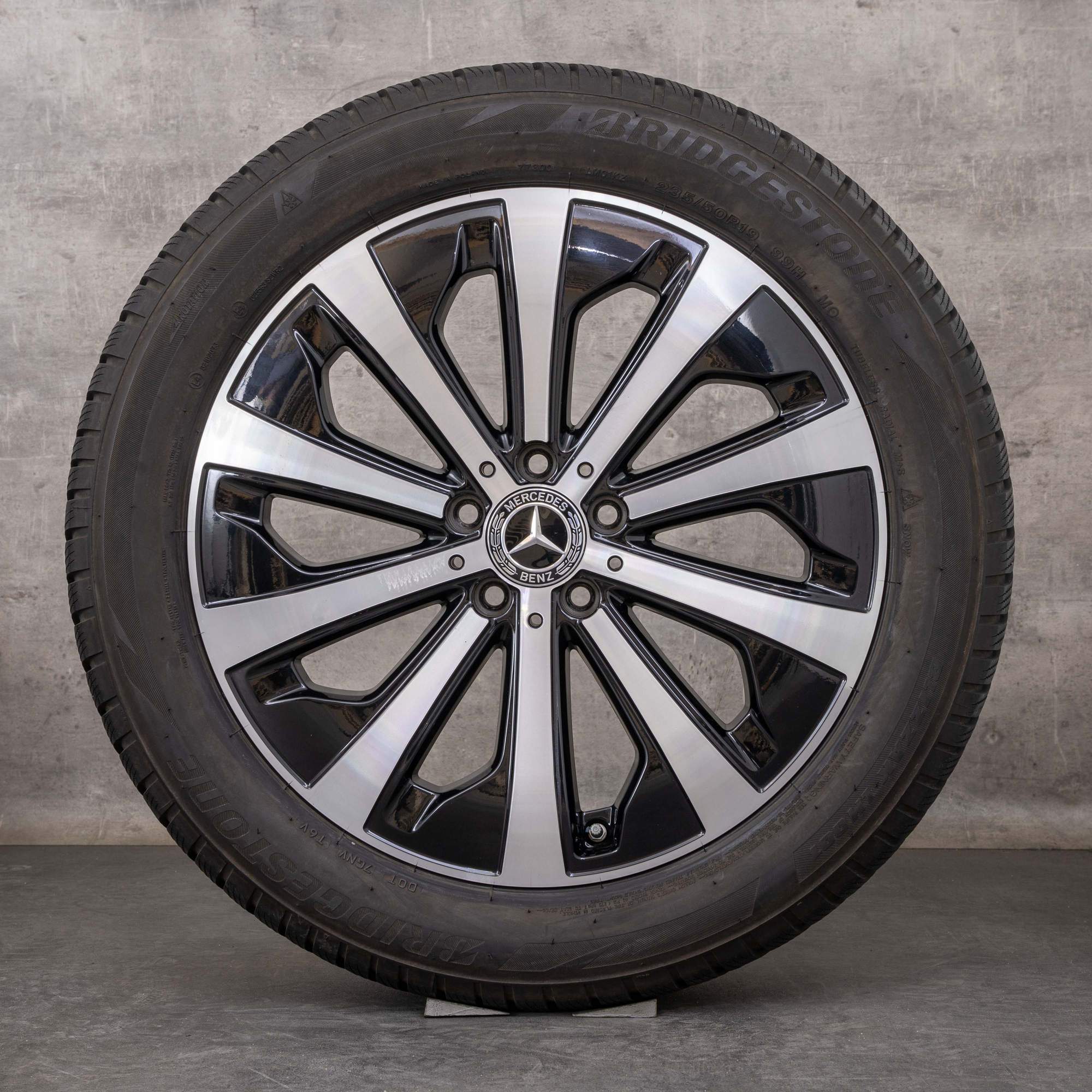 Alkuperäiset Mercedes Benz GLA GLB talvirenkaat 19 tuuman H247 X247 vanteet A2474013100 musta kiillotettu käännetty