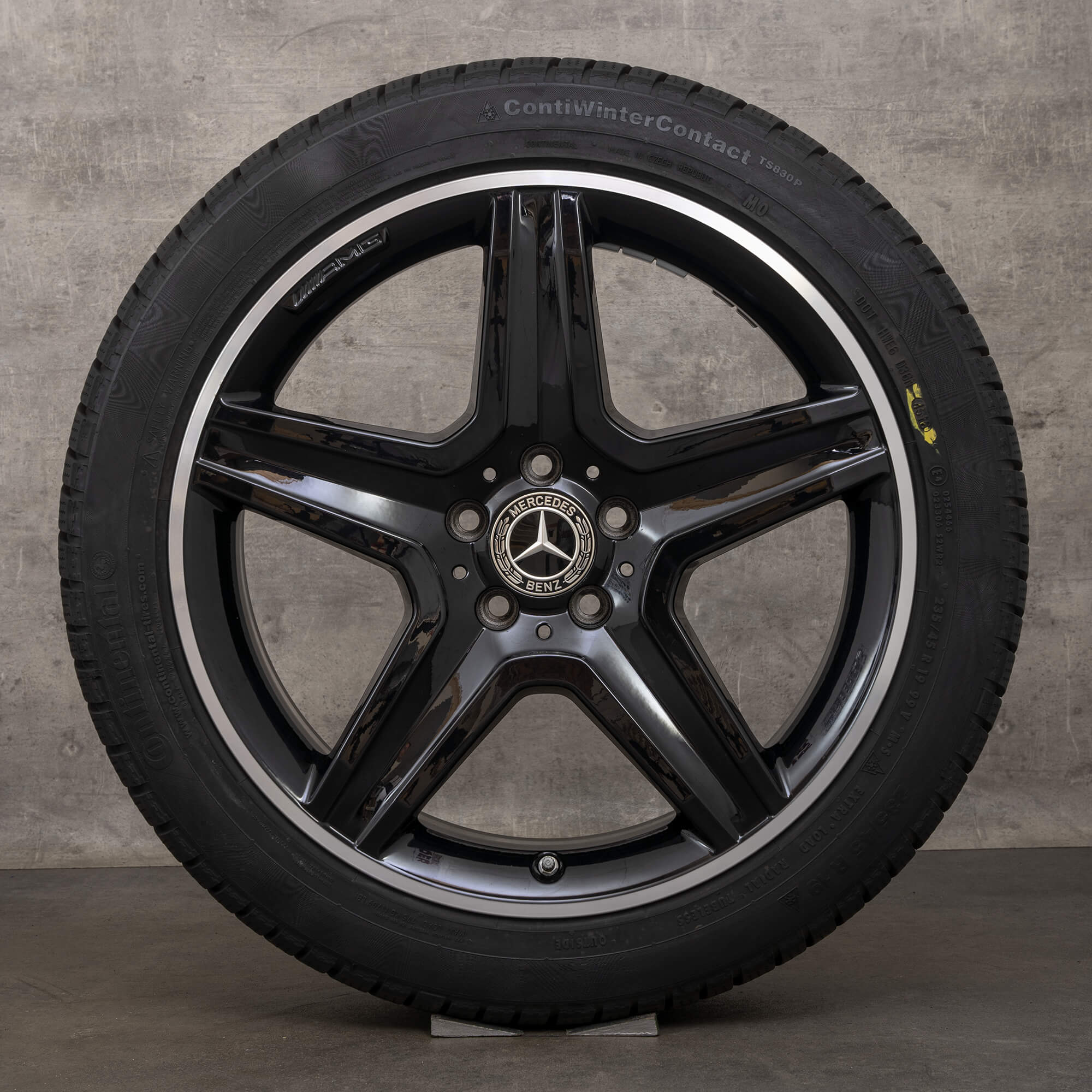 AMG 19 Zoll Mercedes Benz Felgen GLA X156 Winterreifen Winterräder A1564010600