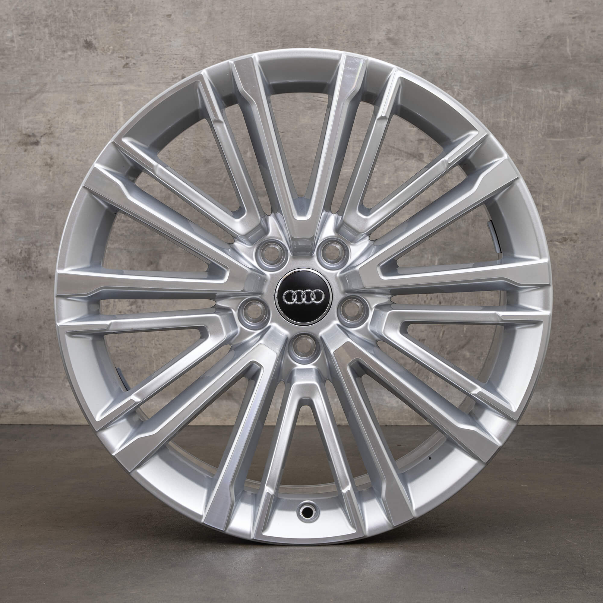 Original Audi A4 S4 Felgen 19 Zoll 8W B9 8W0601025BE silber glanzgedreht