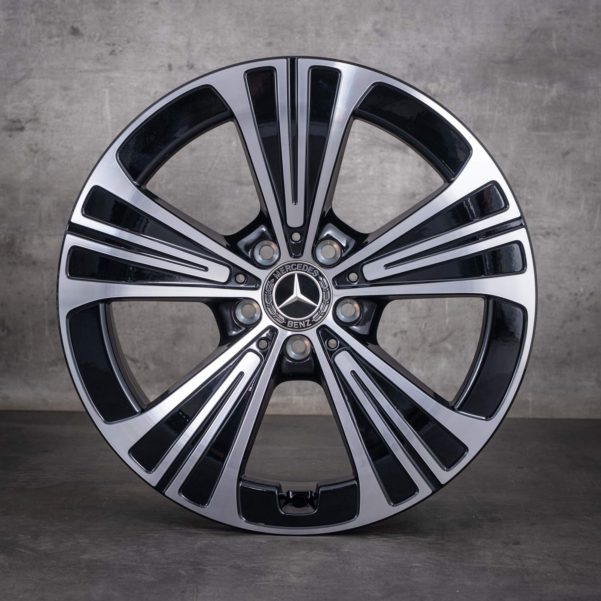 Original Mercedes Benz E-Klasse Felgen 18 Zoll W214 S214 A2144012200 schwarz glanzgedreht NEU
