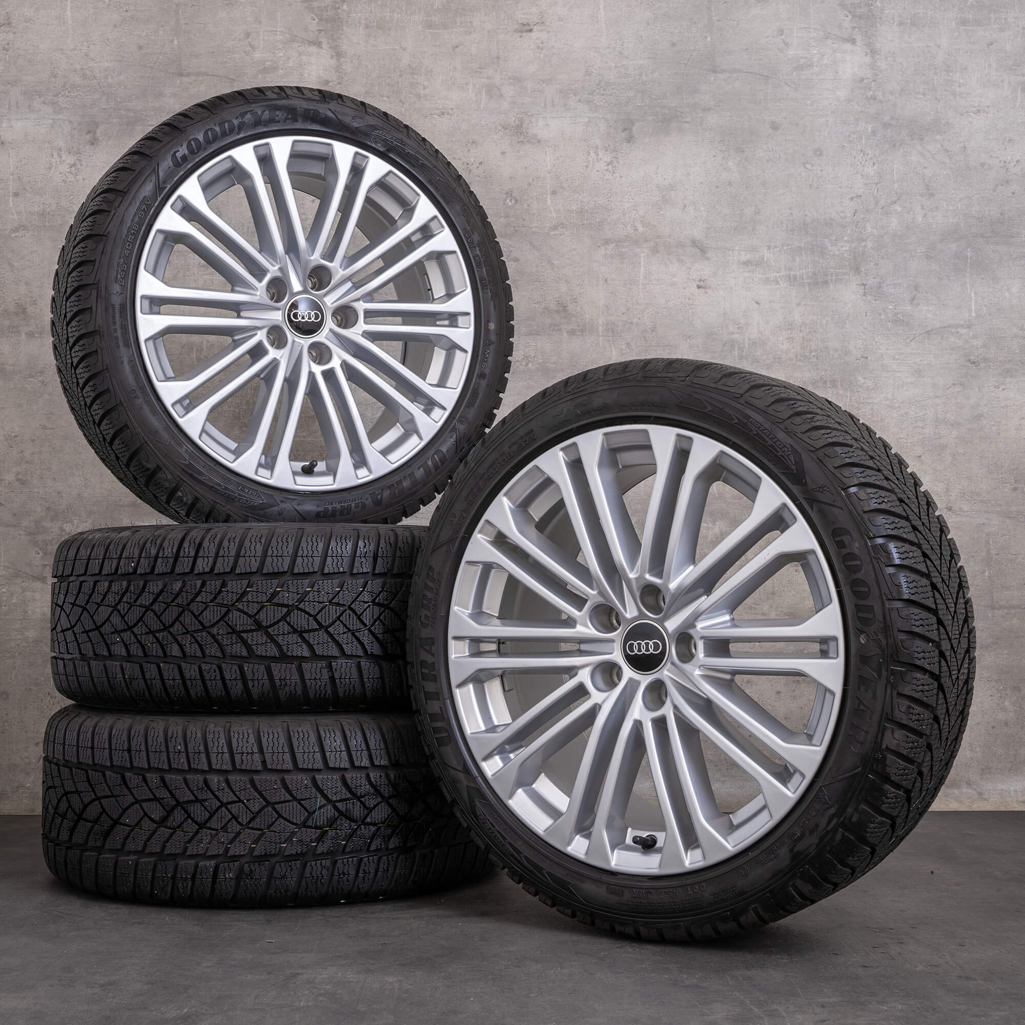 Originální zimni alu kola Audi A5 S5 18 palcové disky F5 8W B9 8W0601025EE stříbrná