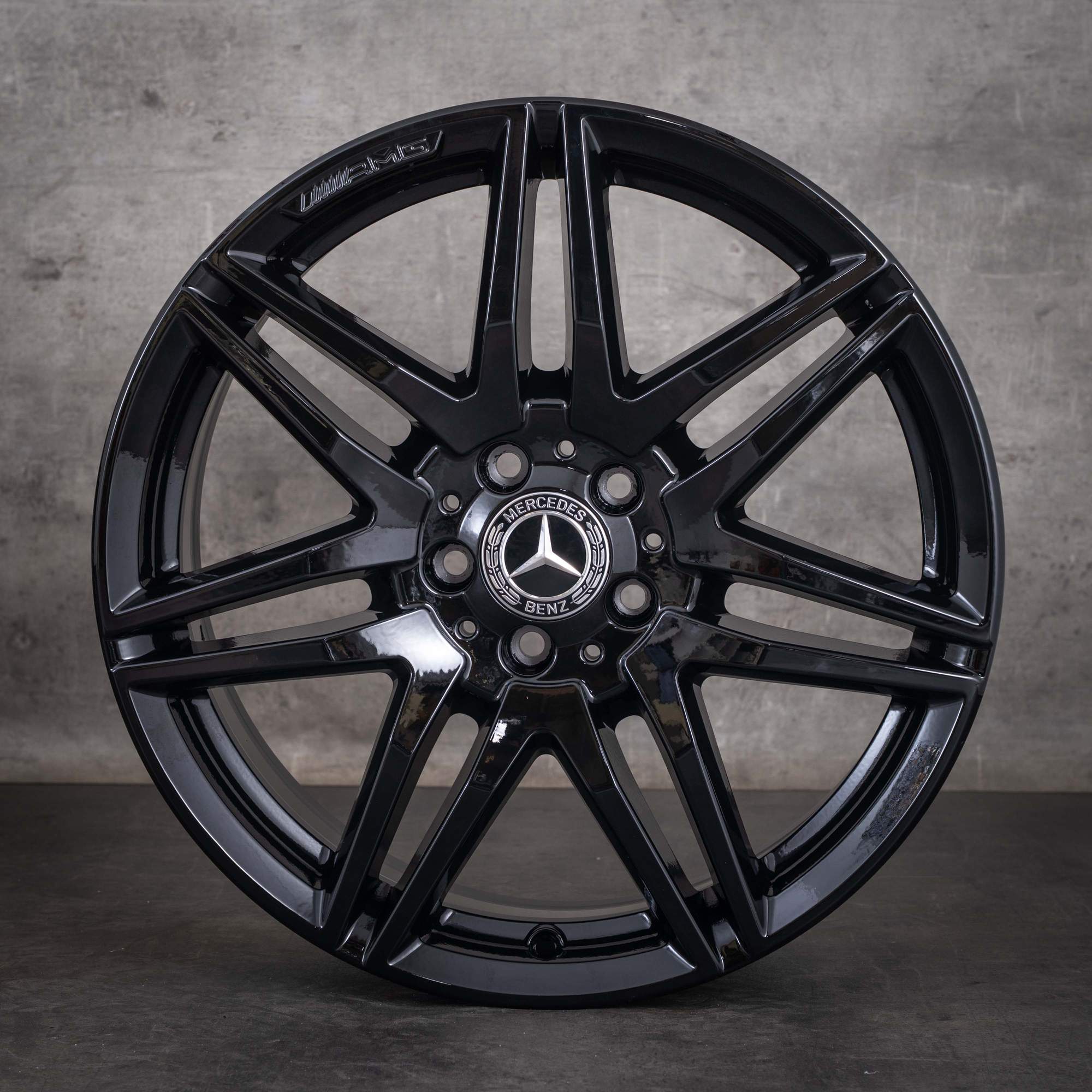 Mercedes Benz V-Klasse AMG Felgen 19 Zoll W447 A4474015100 schwarz glanz - Felge 4 von 4