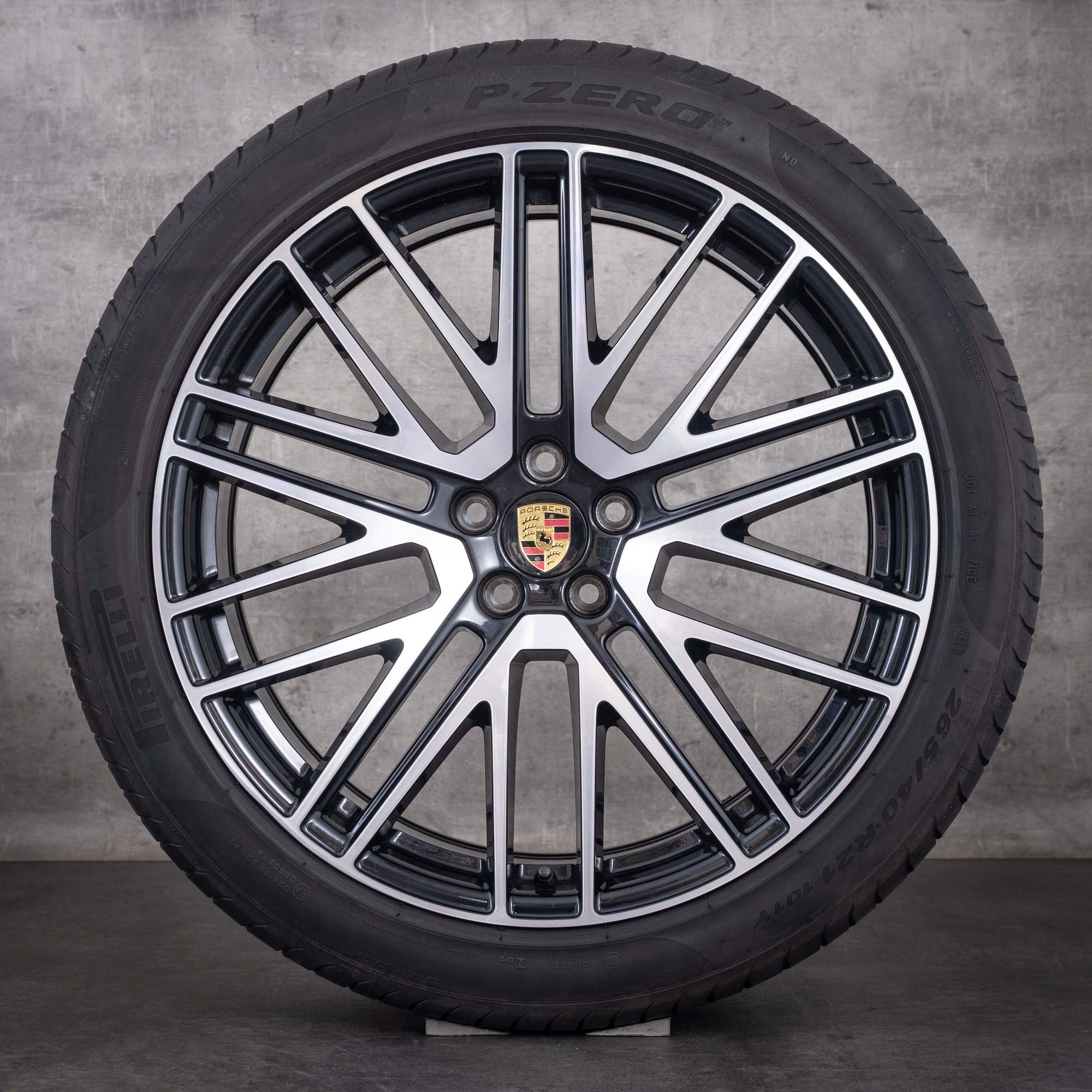 Oryginalne felgi Porsche Macan III 21 cali – opony letnie 95B044668 czarne z efektem diamond cut