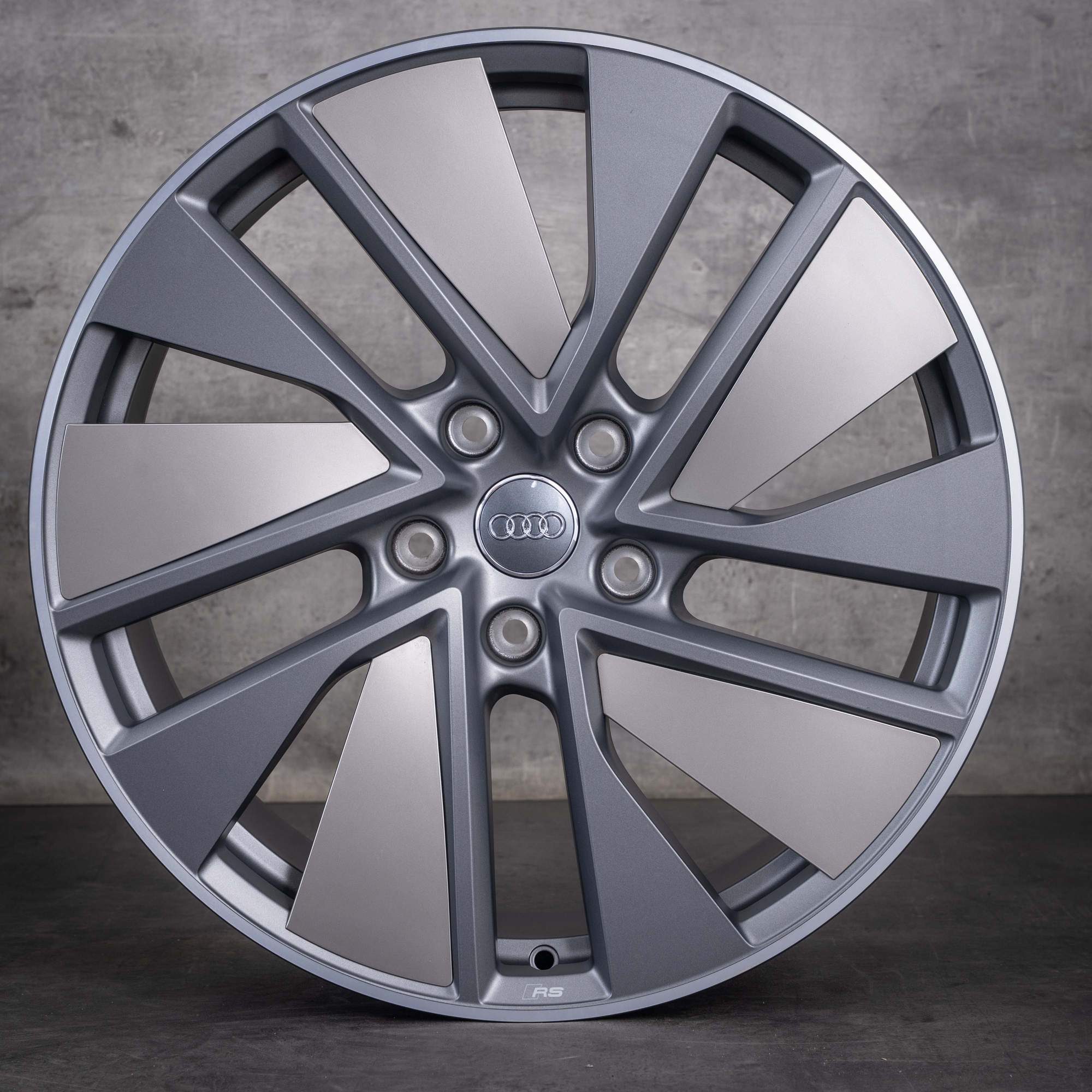 Original Audi e-tron Felgen 21 Zoll GT RS FW Trapezmodul 4J3601025J 4J3601025K titan matt glanzgedreht