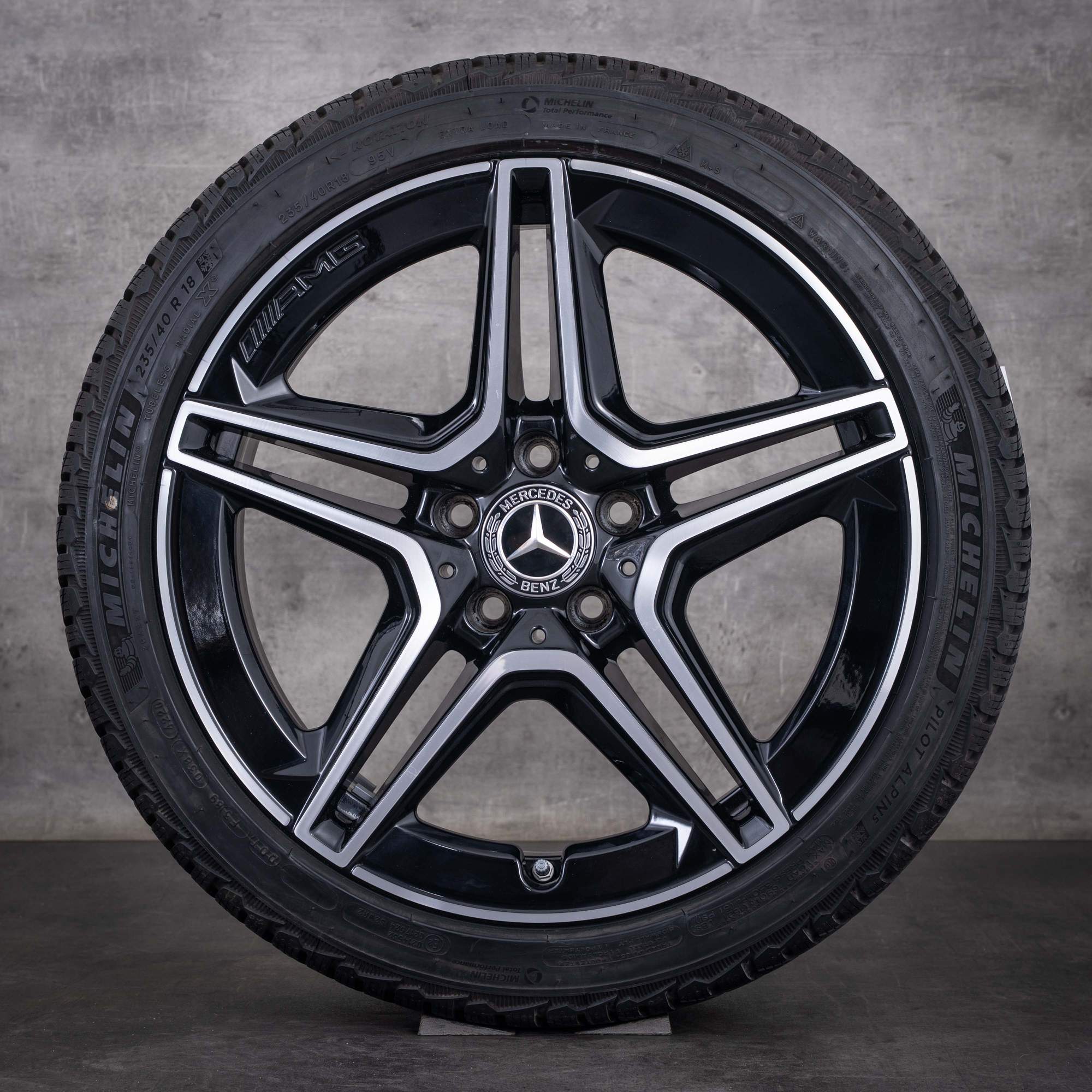 Alkuperäiset Mercedes-Benz A-sarjan A35 AMG -talvirenkaat 18 tuumaa W177 V177 vanteet A1774014000 diamond cut musta