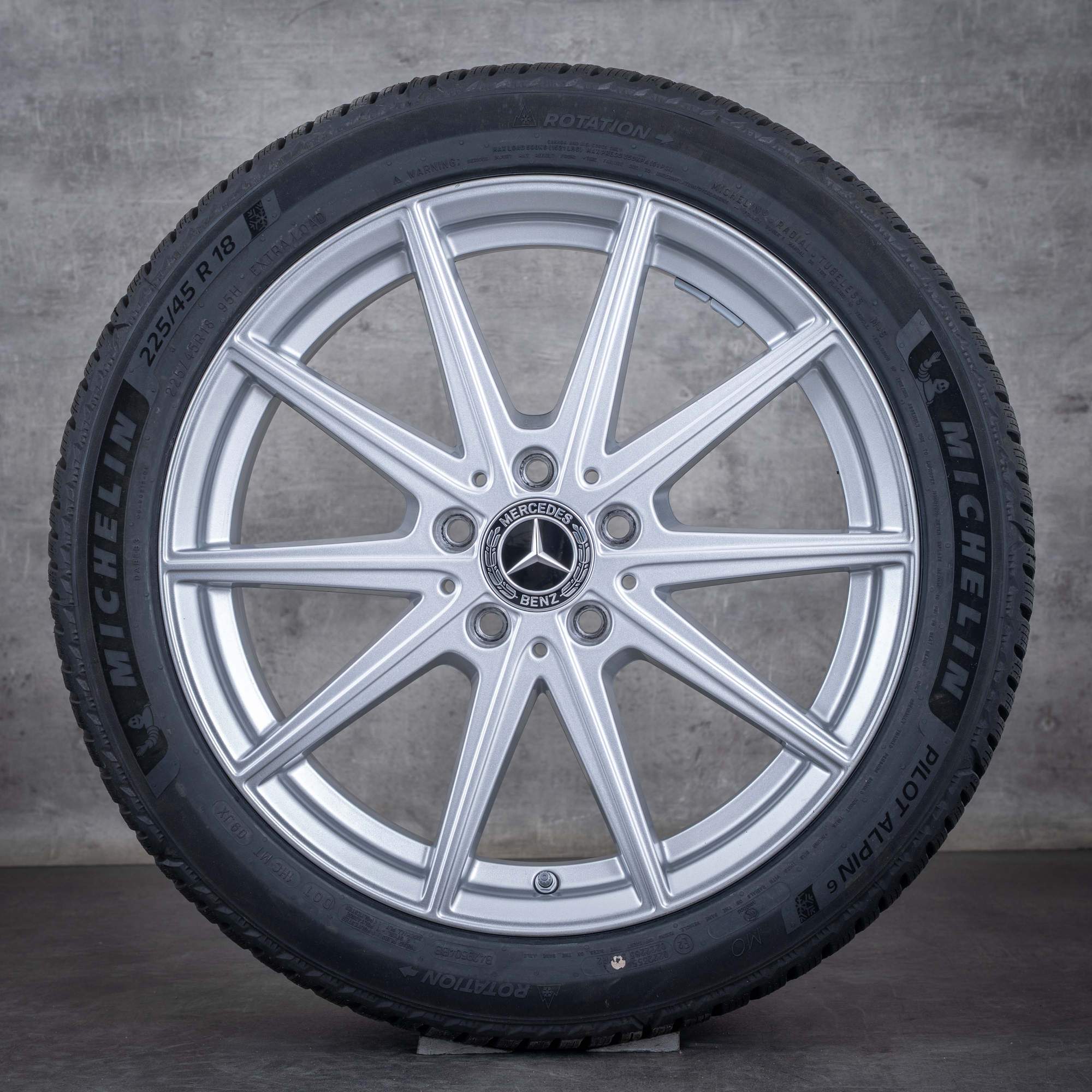 Oryginalne koła zimowe Mercedes Benz CLA 18 cali C174 felgi A1784010000 srebrne błyszczące