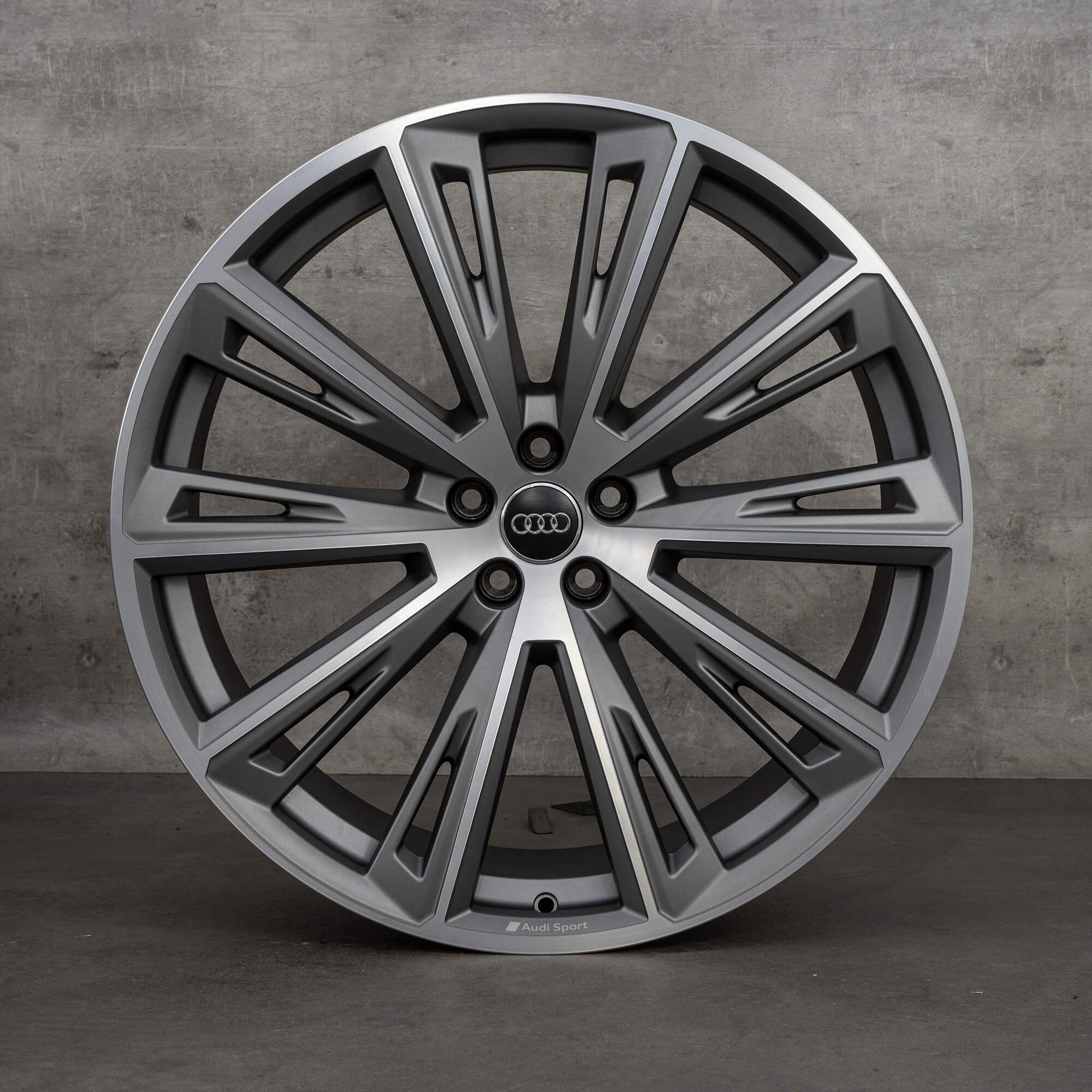 Audi 23 palcové ráfky Q8 SQ8 4M8 hliníkové 4M8601025R lichoběžník 10J x 23 ET 15
