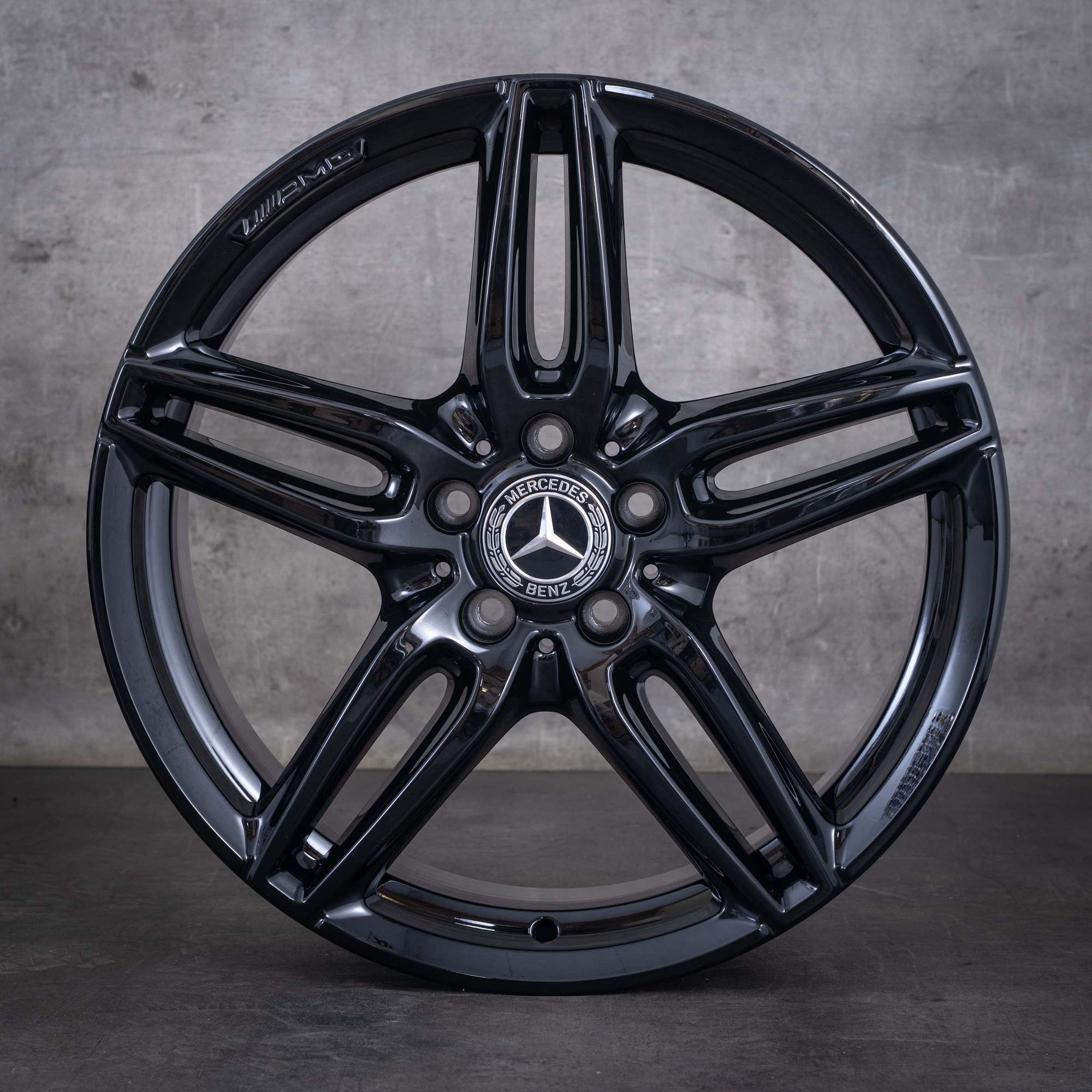 Original Mercedes Benz E-Klasse AMG Felgen 19 Zoll W213 S213 C238 A238 A2134012000 schwarz glanz