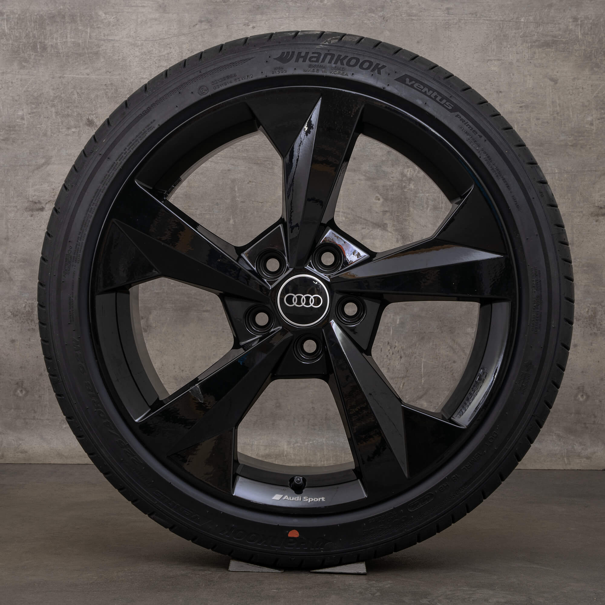 Audi A3 S3 8Y 18 Zoll Felgen Sommerreifen Sommerräder Alufelgen 8Y0601025J