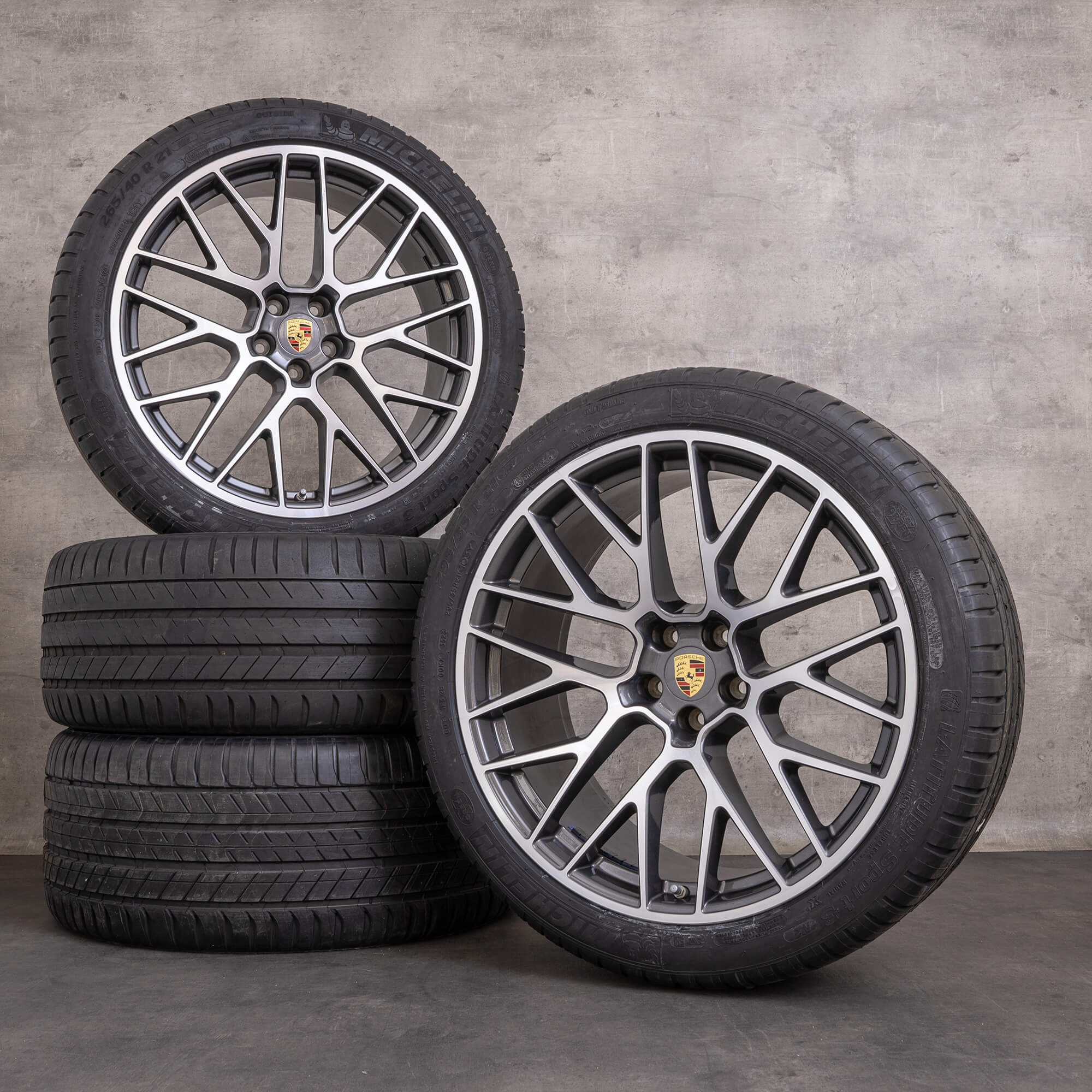 Alkuperäiset Porsche Macan II 21 tuuman kesäpyörät 95B601025DL 95B601025DM RS Spyder titaani kiillotettu.