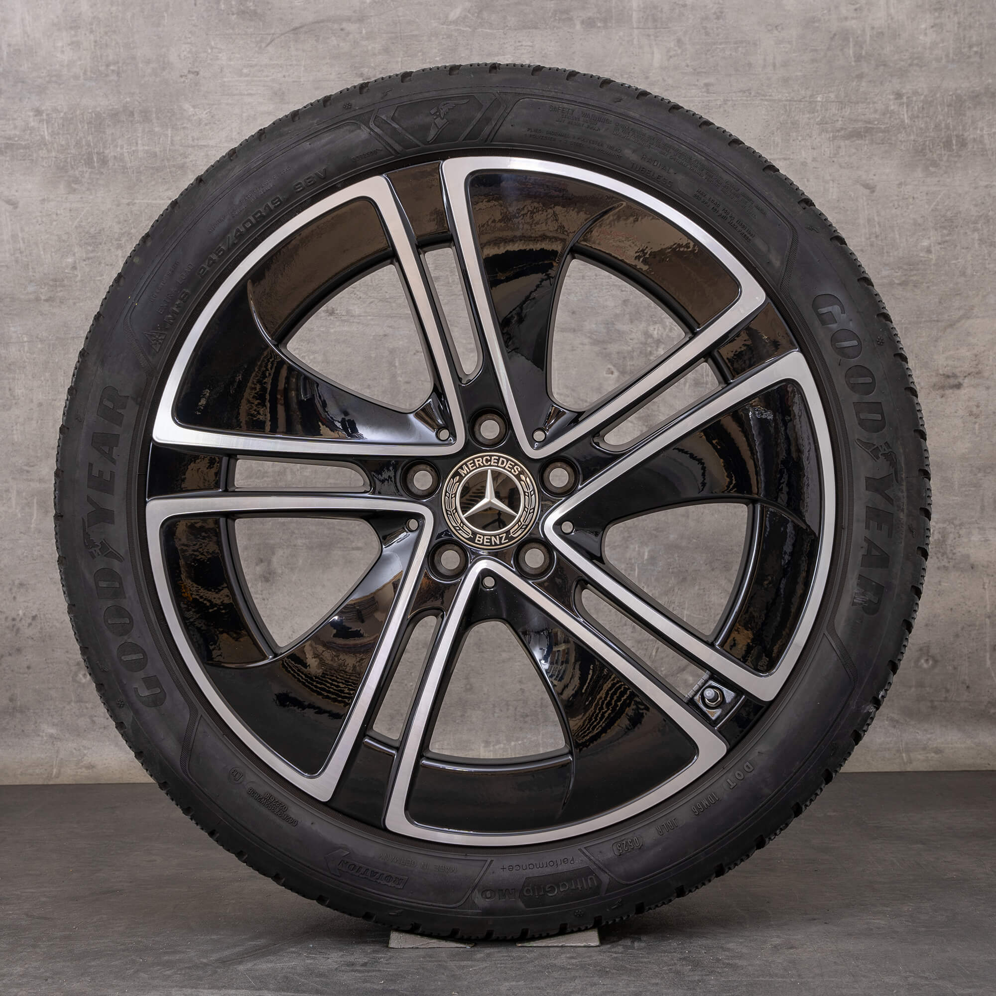 Oryginalał Mercedes Benz CLE koła zimowe 19 cali C236 Felgi A2364014100 czarne polerowane toczone