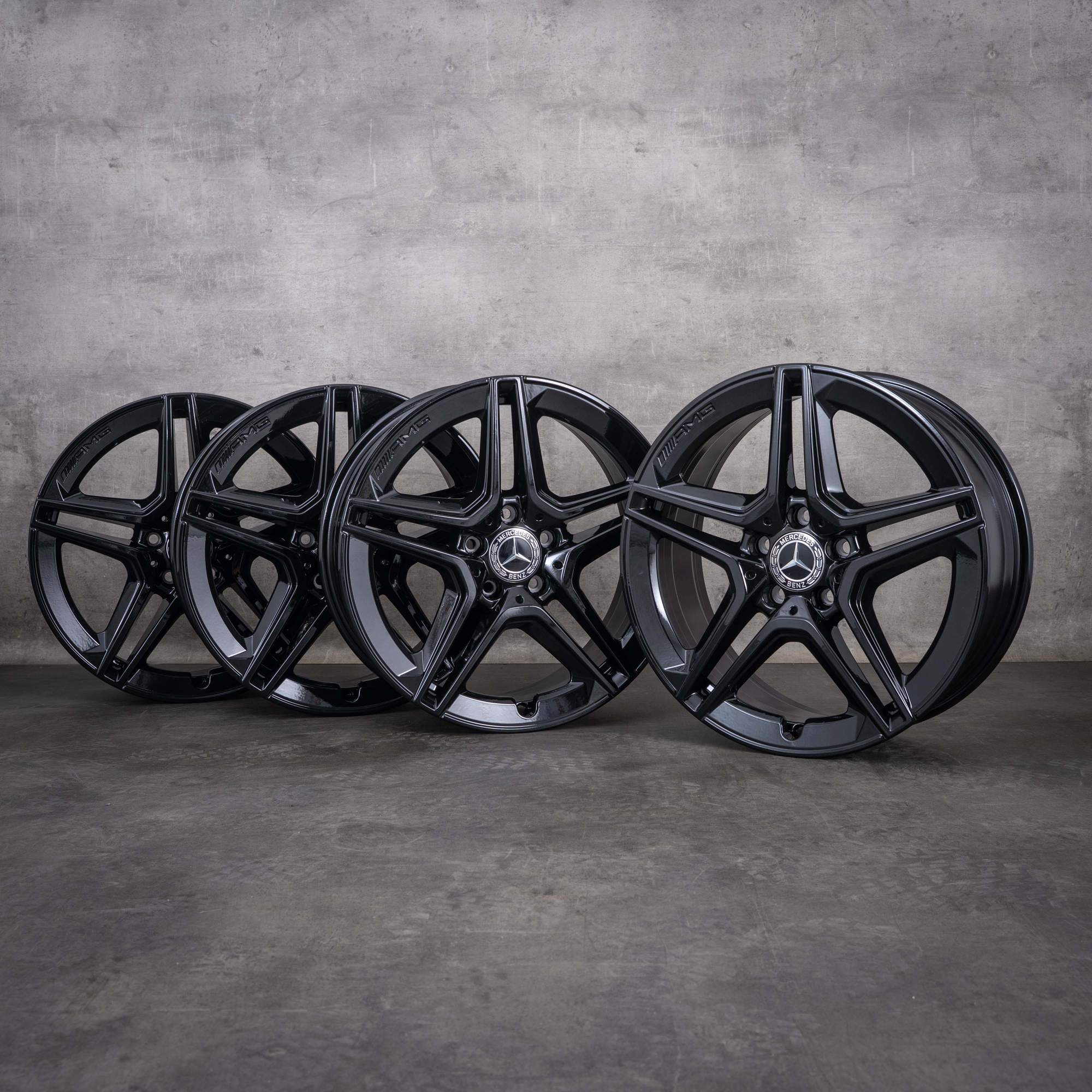 Alkuperäiset Mercedes-Benz A-sarjan ja B-sarjan CLA AMG -vanteet 18 tuumaa W177 V177 W247 X118 C118 A1774011500 kiiltävä musta