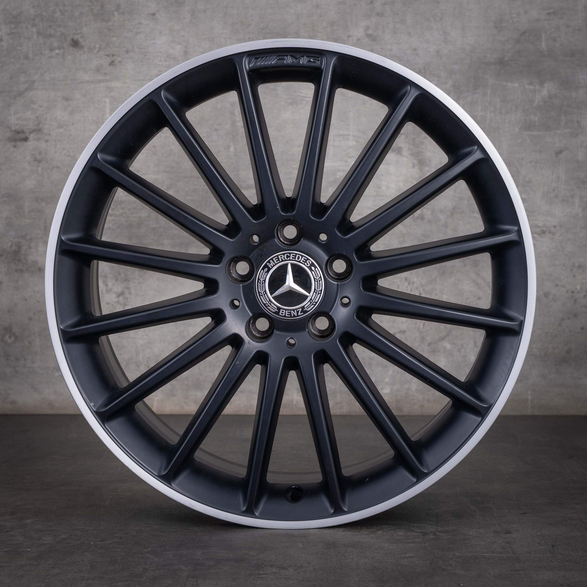 Originale Mercedes-Benz A-Klasse A 45 CLA 45 AMG vinterhjul 19 tommer W176 C117 X117 fælge A1764010502 sort mat med diamond cut-kant