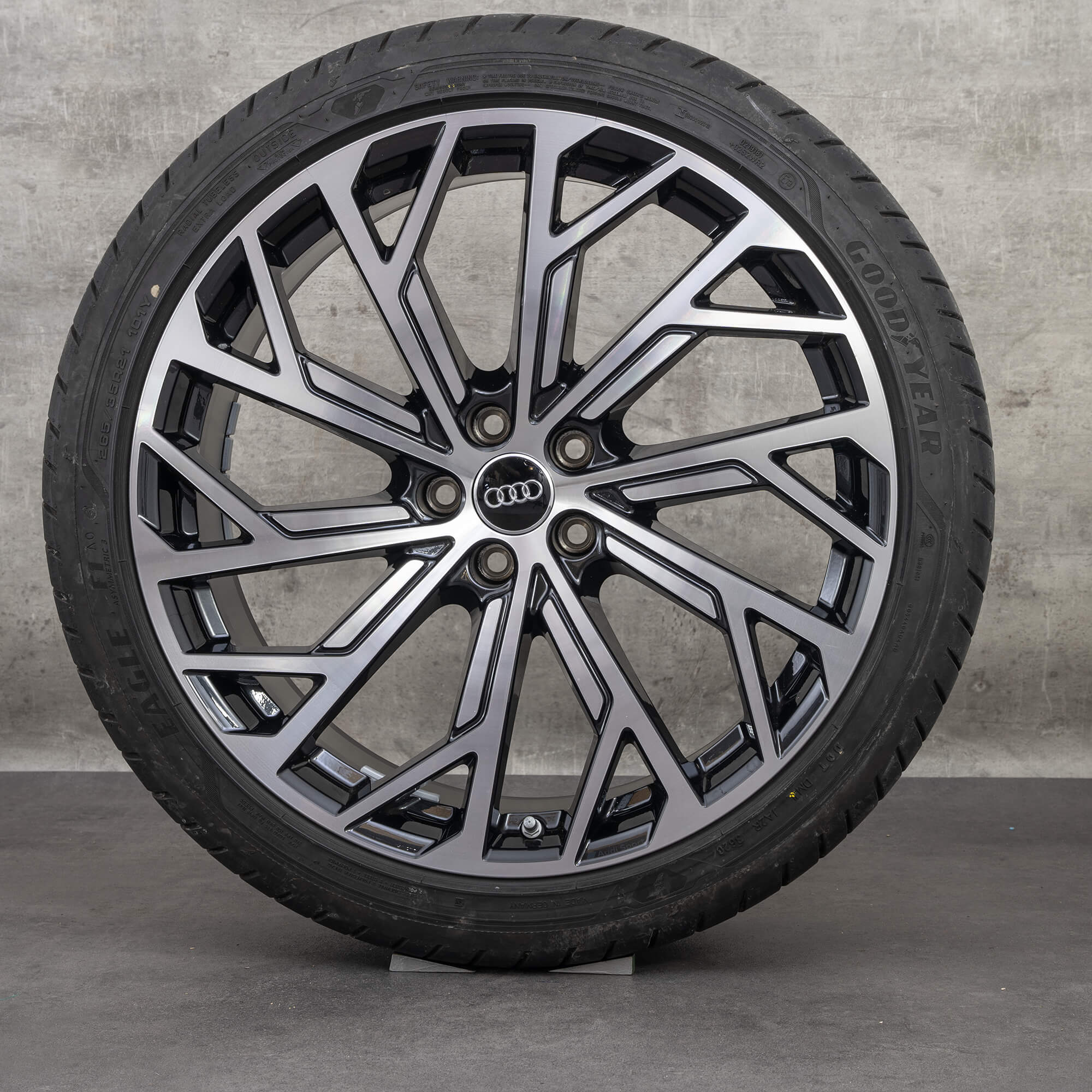 Original Audi A8 S8 fälgar 21 tum 4N D5 sommarhjul 4N0601025AF svart glansig svarvad